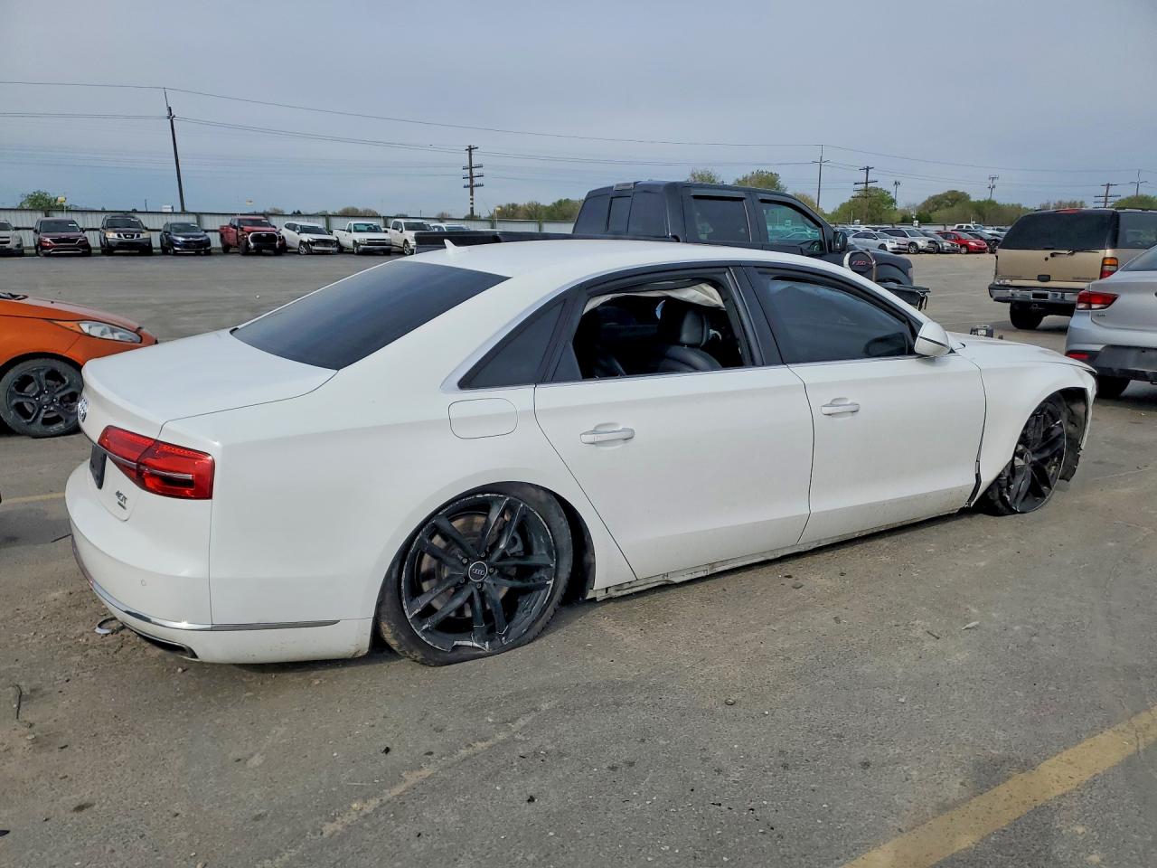 2015 Audi A8 L Quattro White vin: WAU32AFD2FN028267