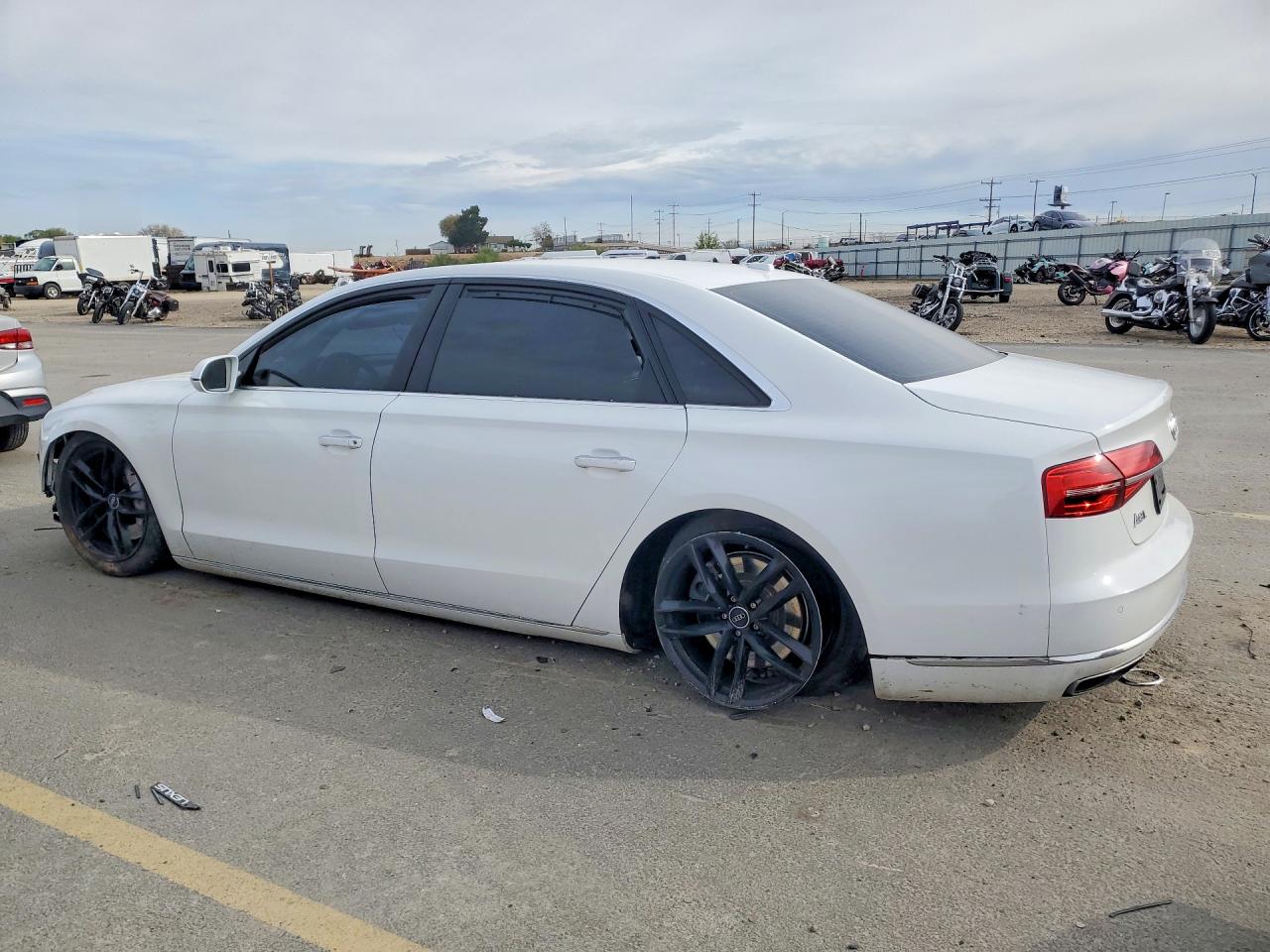 2015 Audi A8 L Quattro White vin: WAU32AFD2FN028267