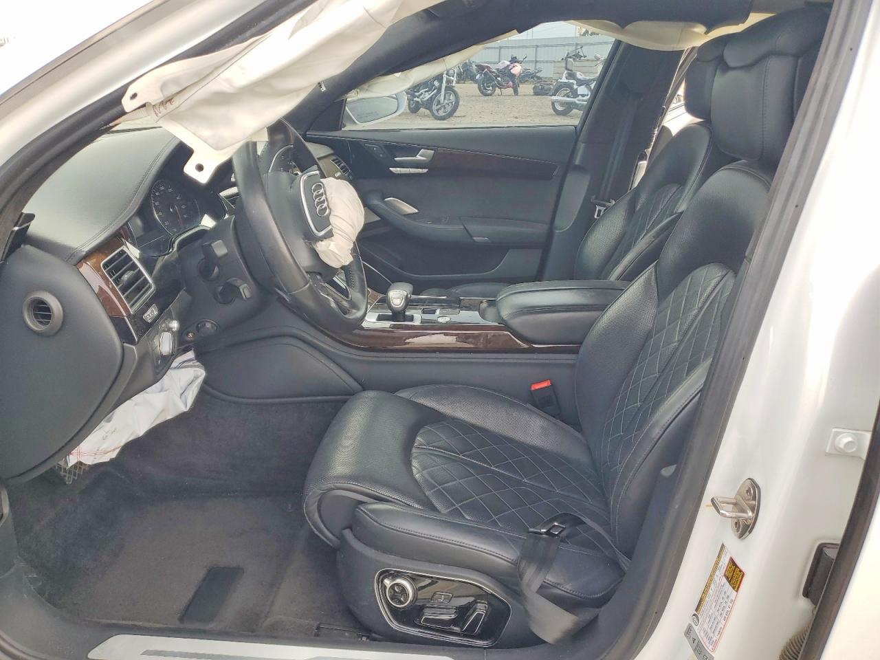 2015 Audi A8 L Quattro White vin: WAU32AFD2FN028267