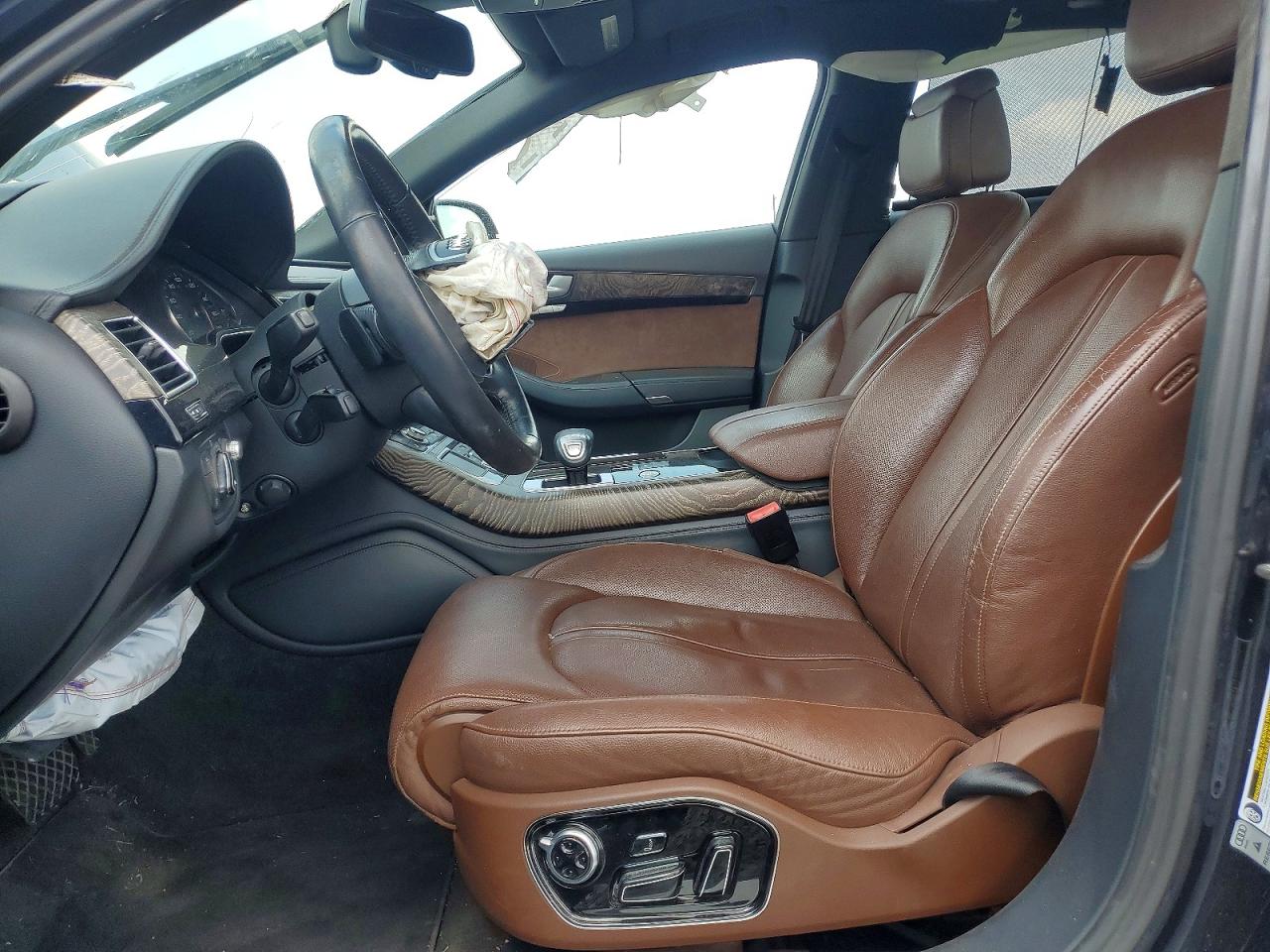 2015 Audi A8 L Quattro Черный vin: WAU32AFD9FN005519