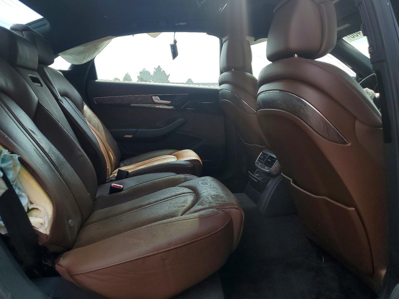 2015 Audi A8 L Quattro Черный vin: WAU32AFD9FN005519