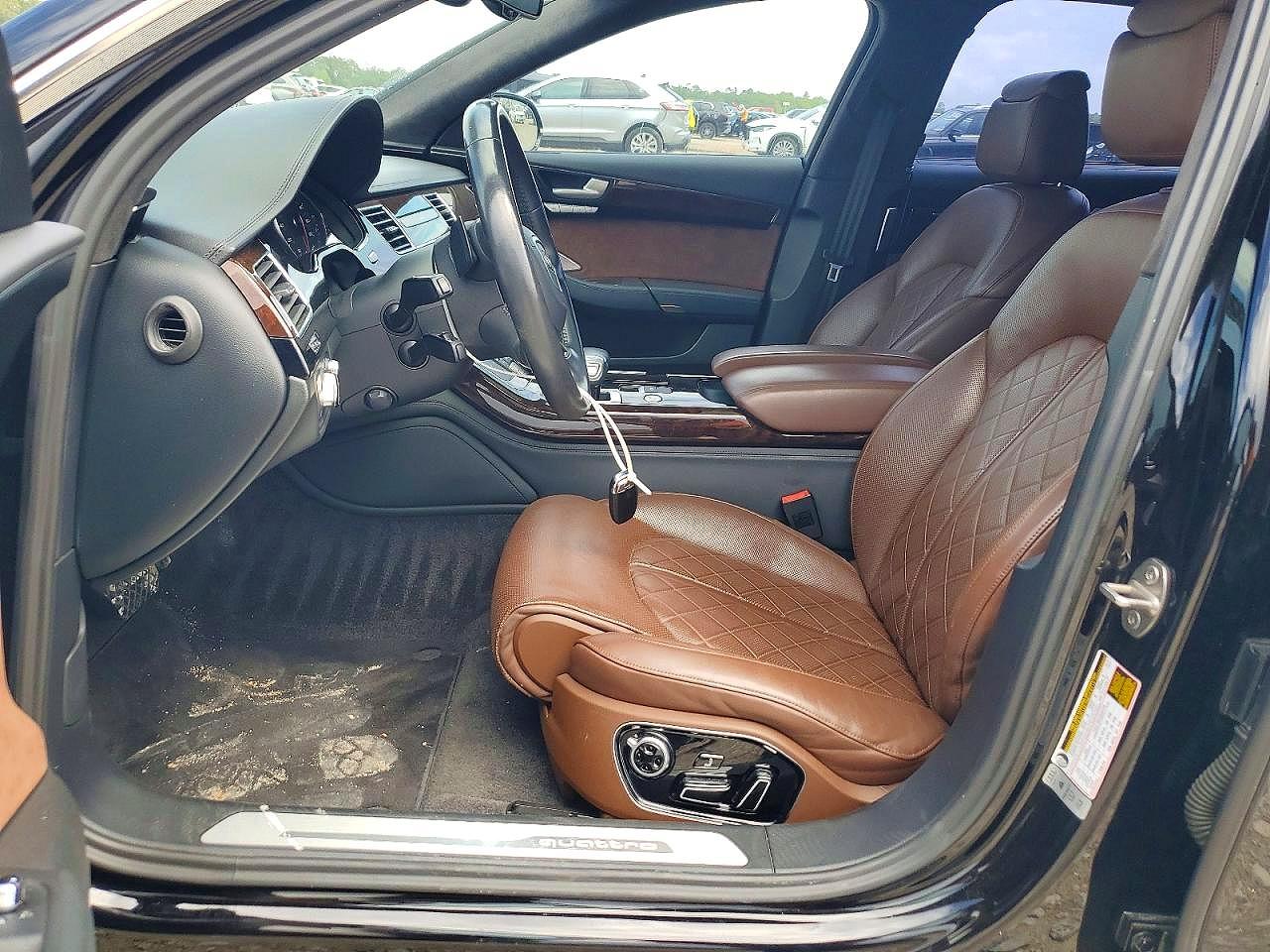 2015 Audi A8 L Quattro Черный vin: WAU32AFDXFN028193