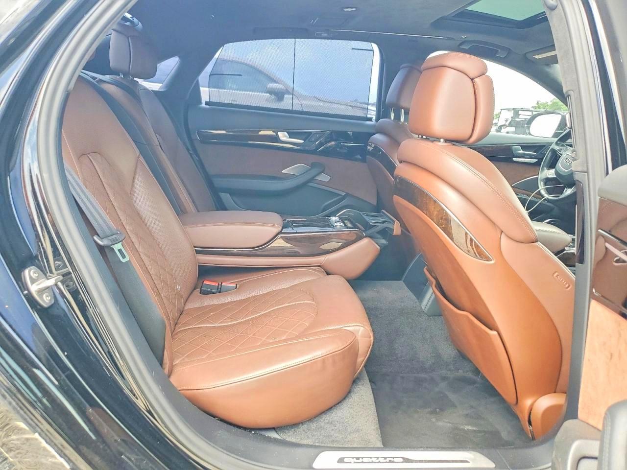2015 Audi A8 L Quattro Черный vin: WAU32AFDXFN028193