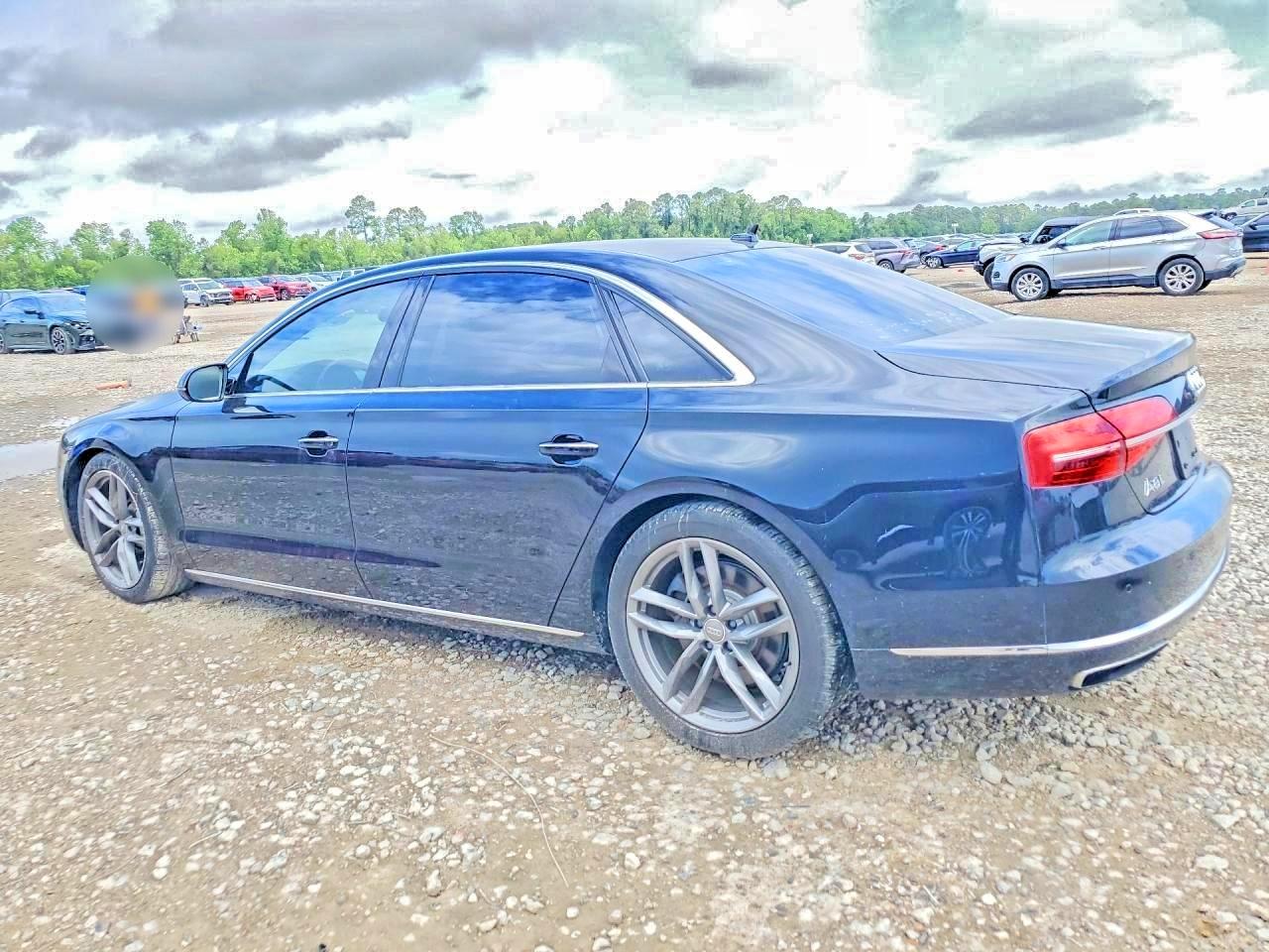 2015 Audi A8 L Quattro Черный vin: WAU32AFDXFN028193