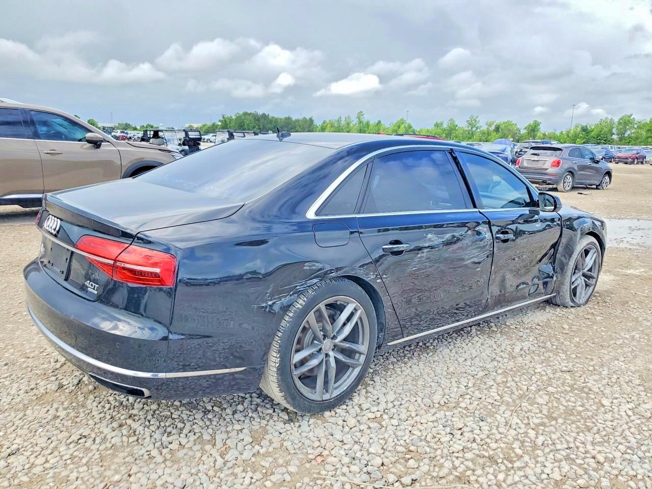 2015 Audi A8 L Quattro Черный vin: WAU32AFDXFN028193