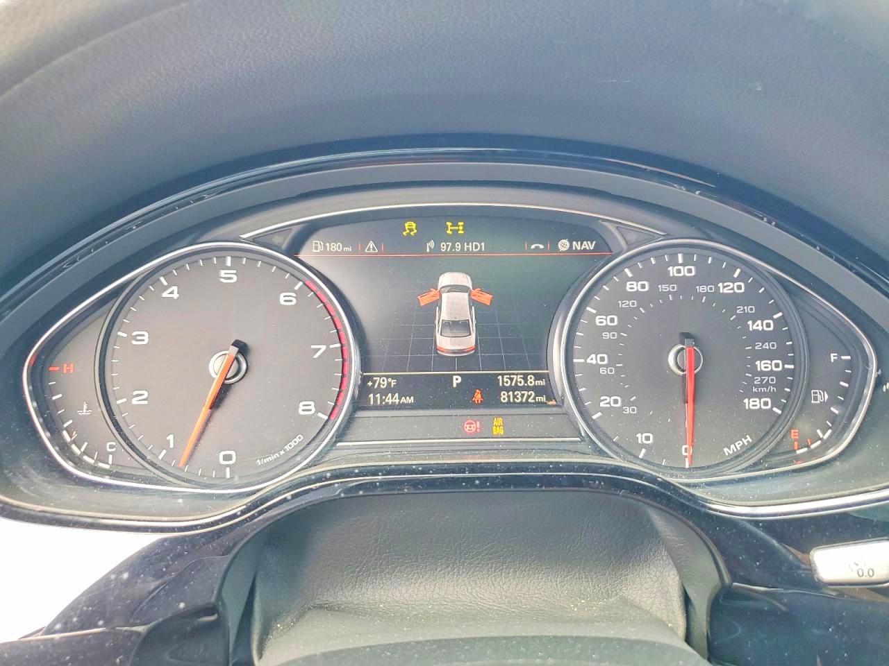 2015 Audi A8 L Quattro Черный vin: WAU32AFDXFN028193