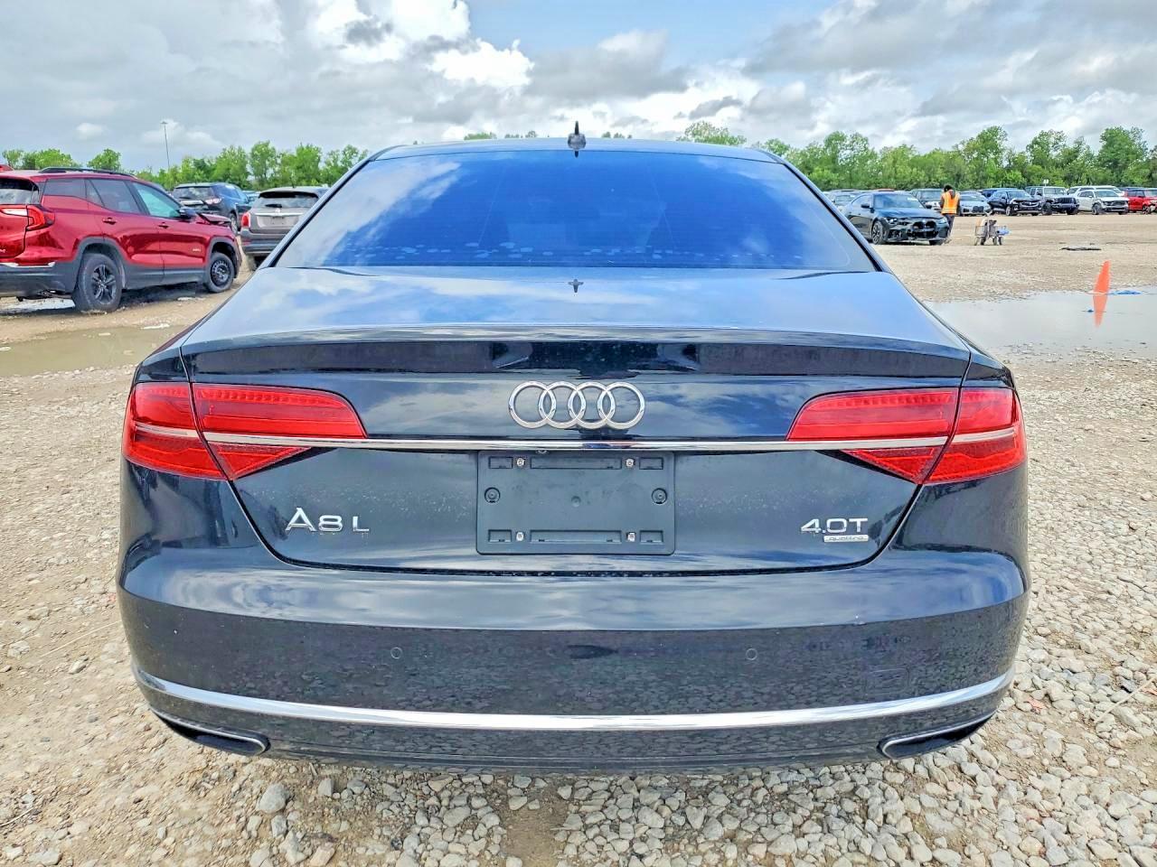 2015 Audi A8 L Quattro Черный vin: WAU32AFDXFN028193