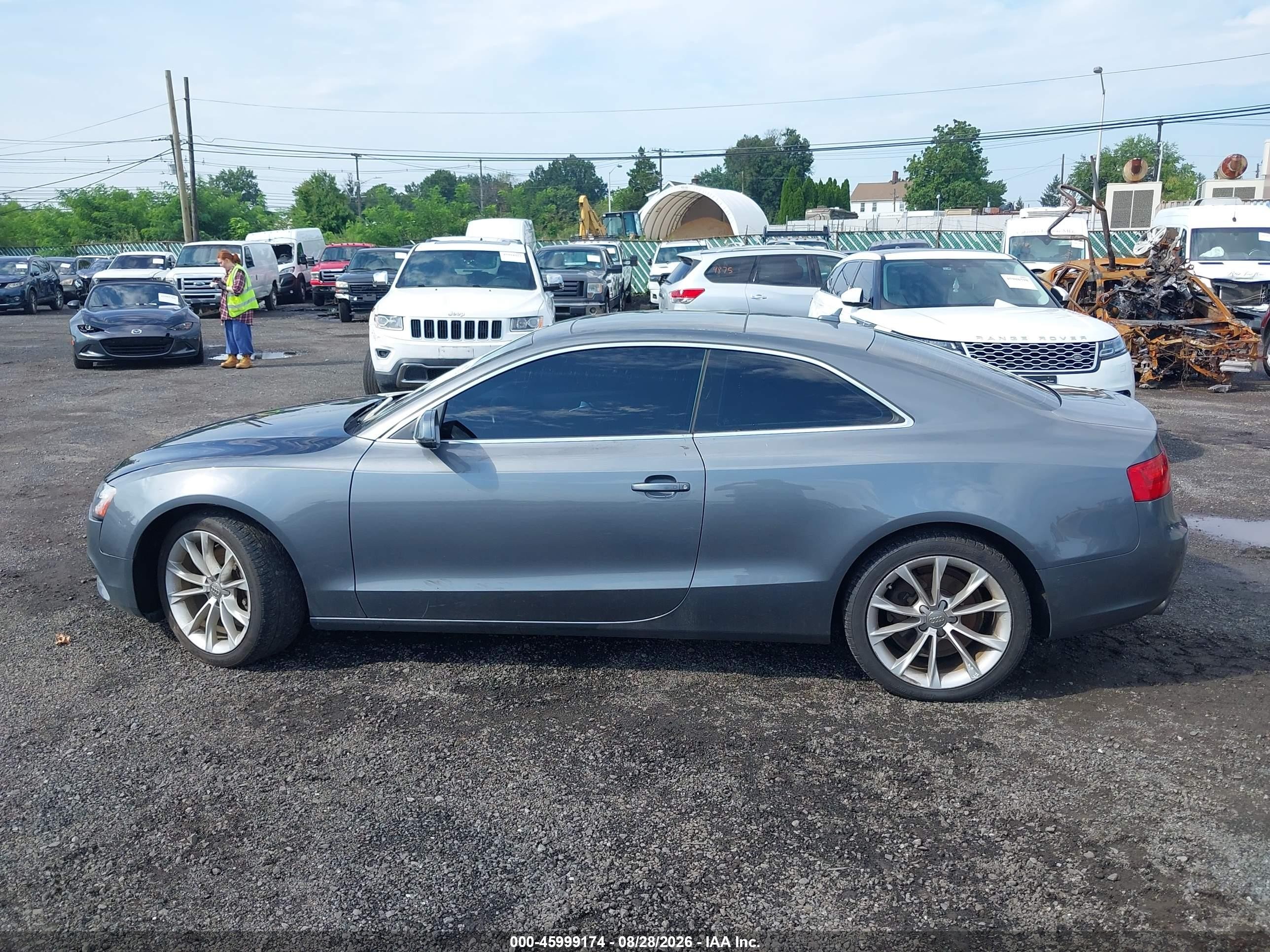 2013 Audi A5 2.0t Premium Gray vin: WAU3FAFR7DA017768