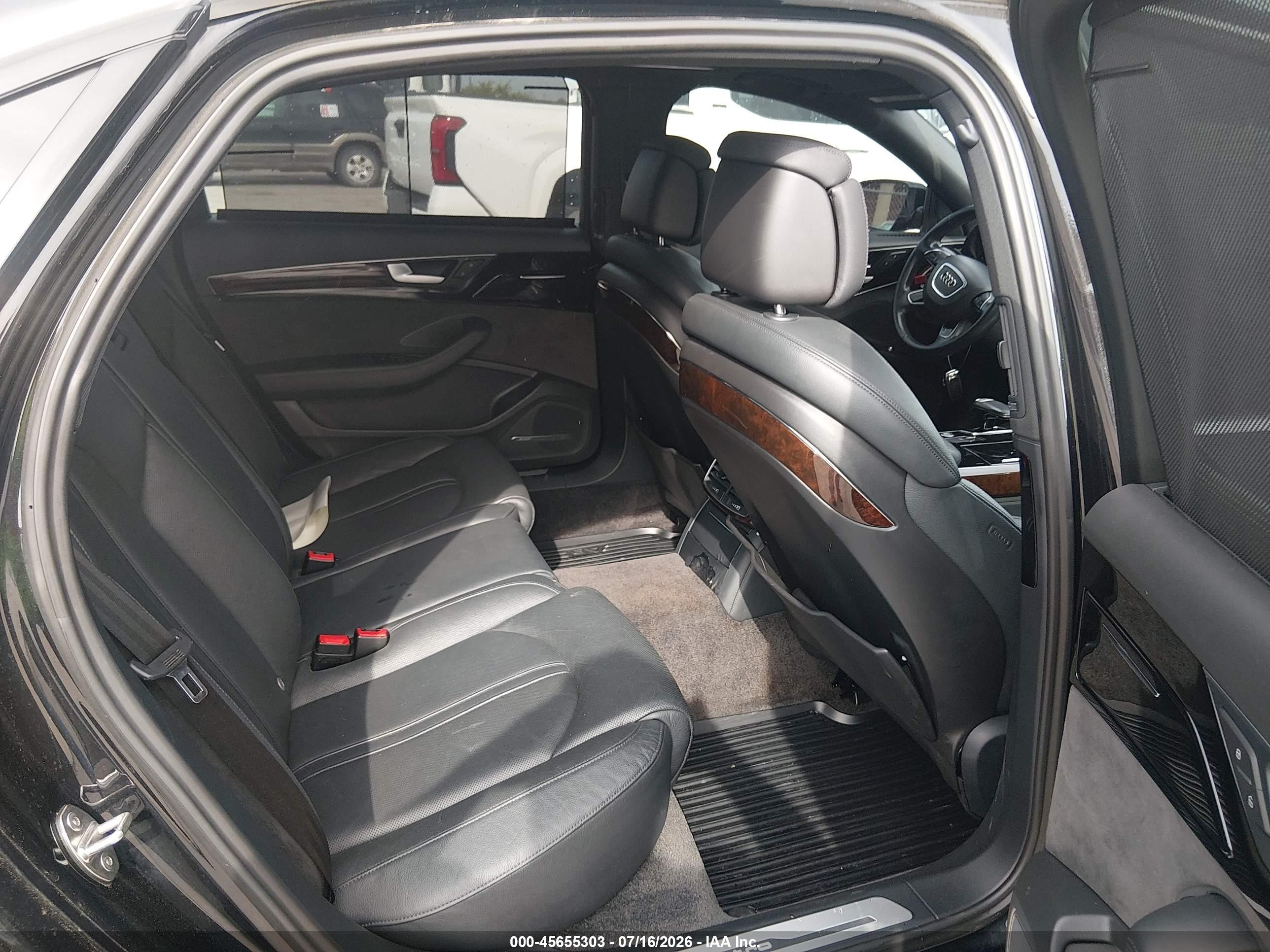 2015 Audi A8 L 3.0t Черный vin: WAU3GAFD6FN031318