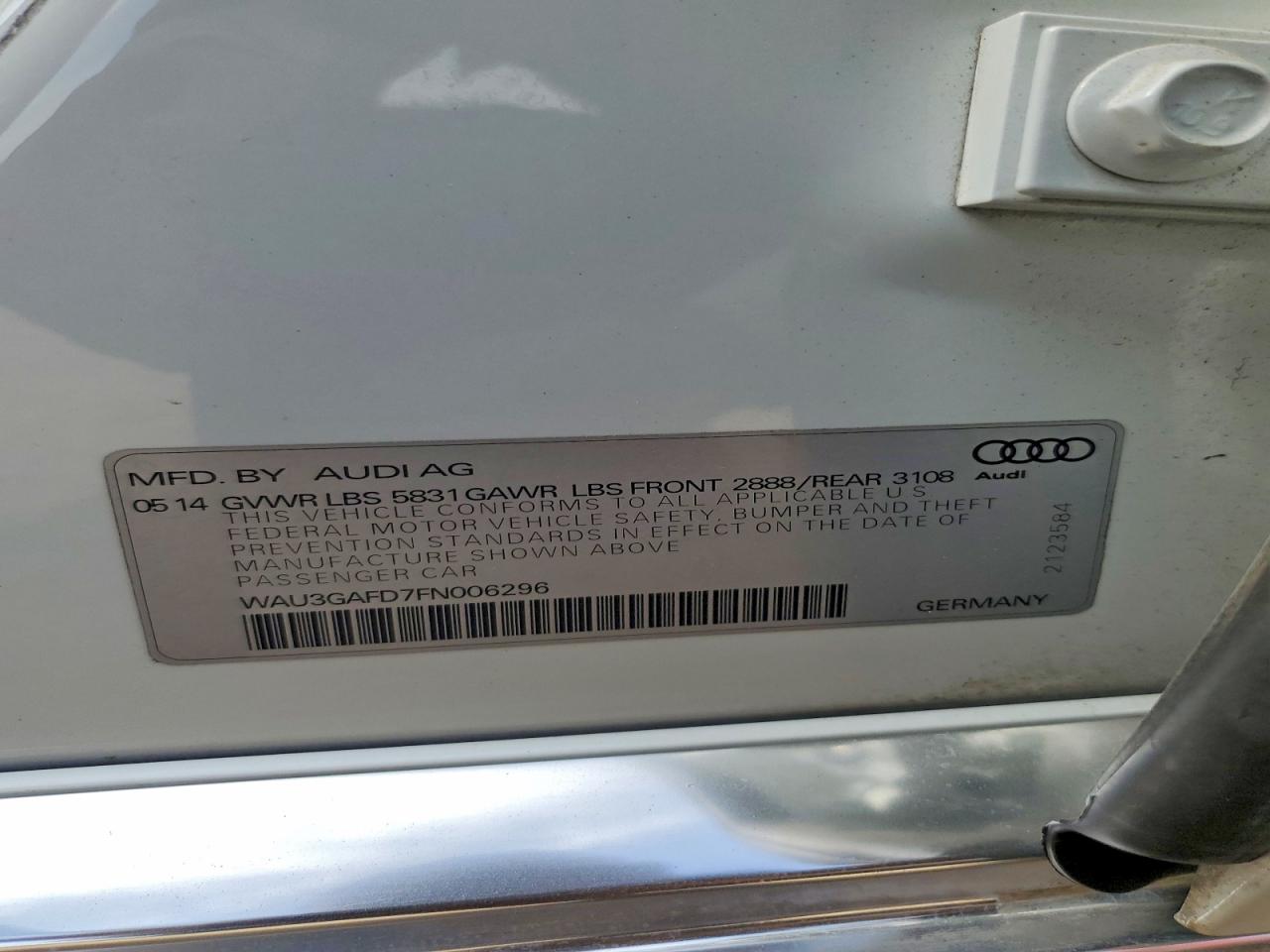 2015 Audi A8 L Quattro White vin: WAU3GAFD7FN006296