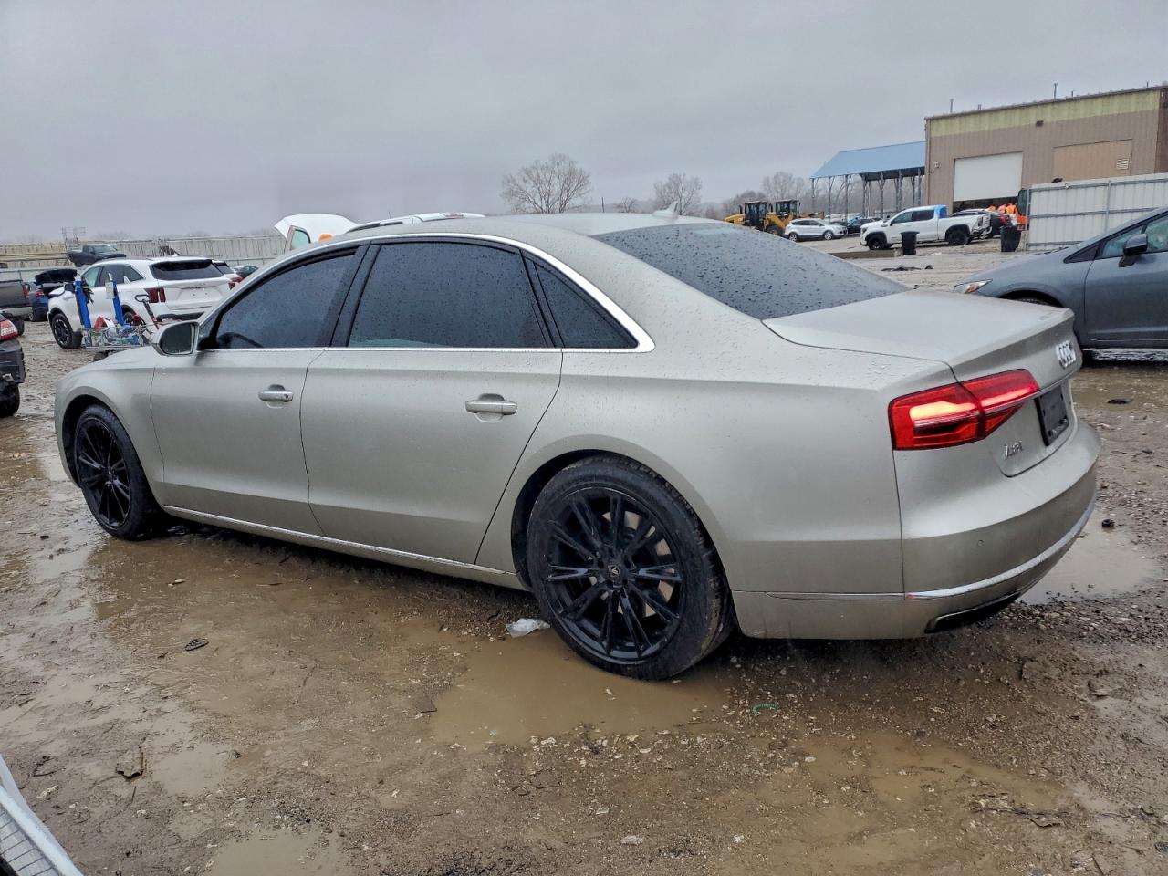 2015 Audi A8 L Quattro Серебряный vin: WAU3GAFDXFN009211