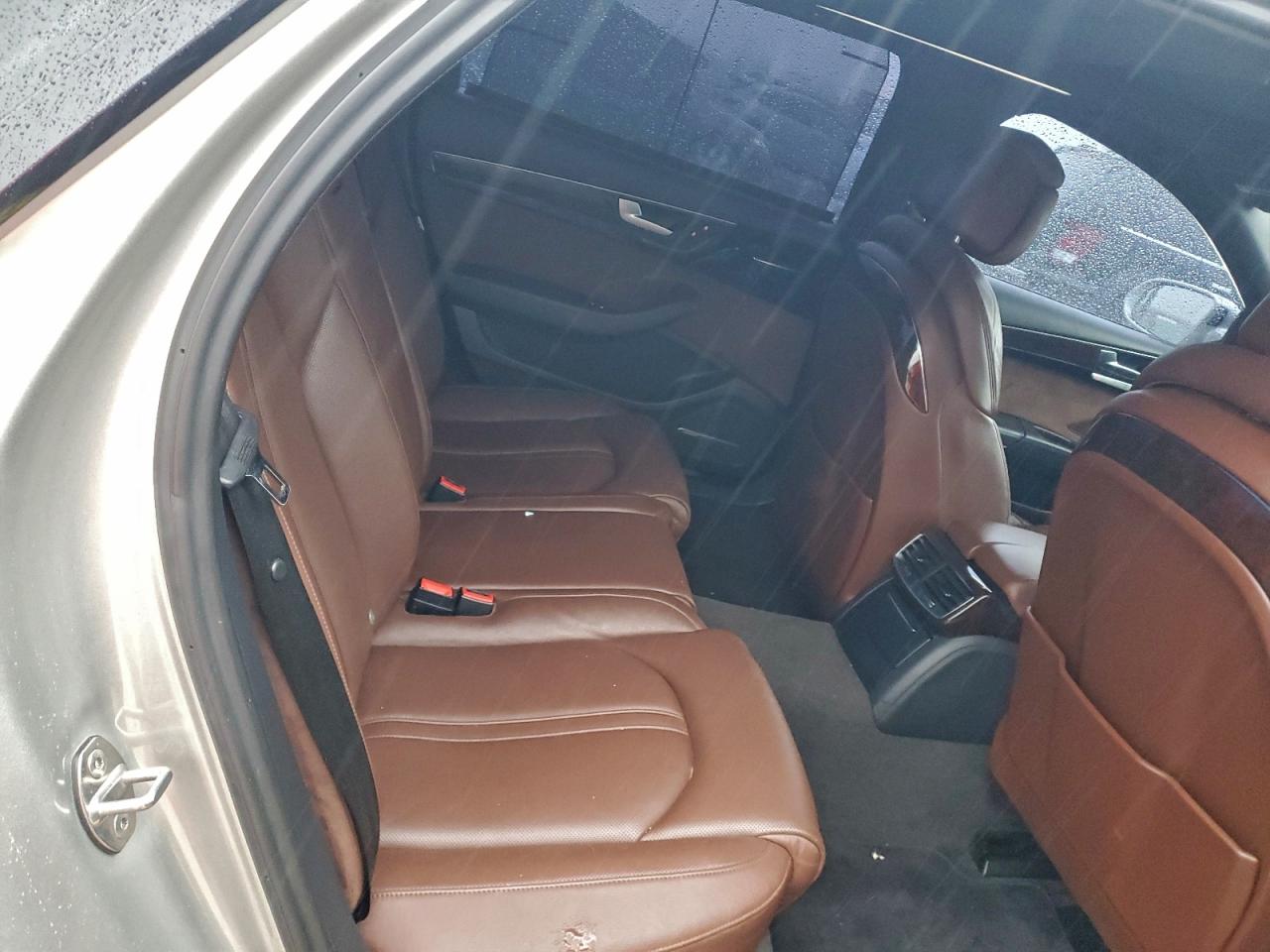 2015 Audi A8 L Quattro Серебряный vin: WAU3GAFDXFN009211