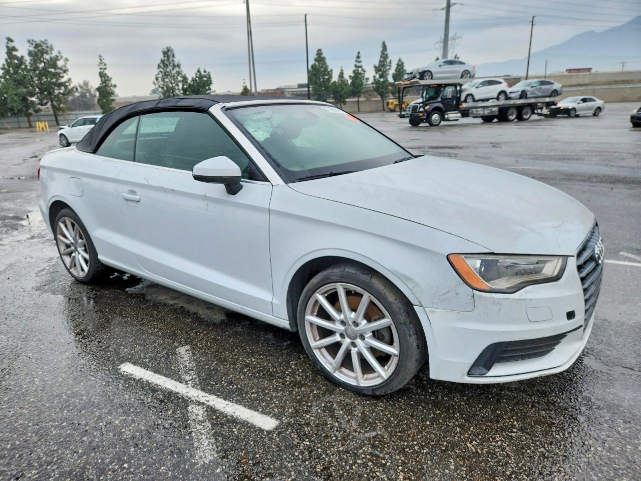 2015 Audi A3 Premium Белый vin: WAU6CLFF2F1036402