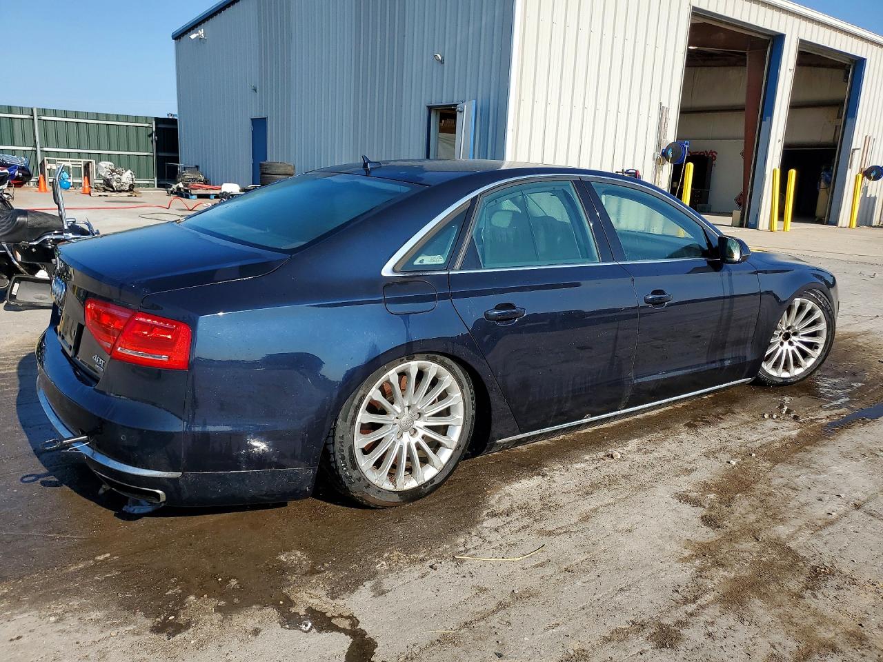 2013 Audi A8 Quattro Black vin: WAUA2AFD3DN026600