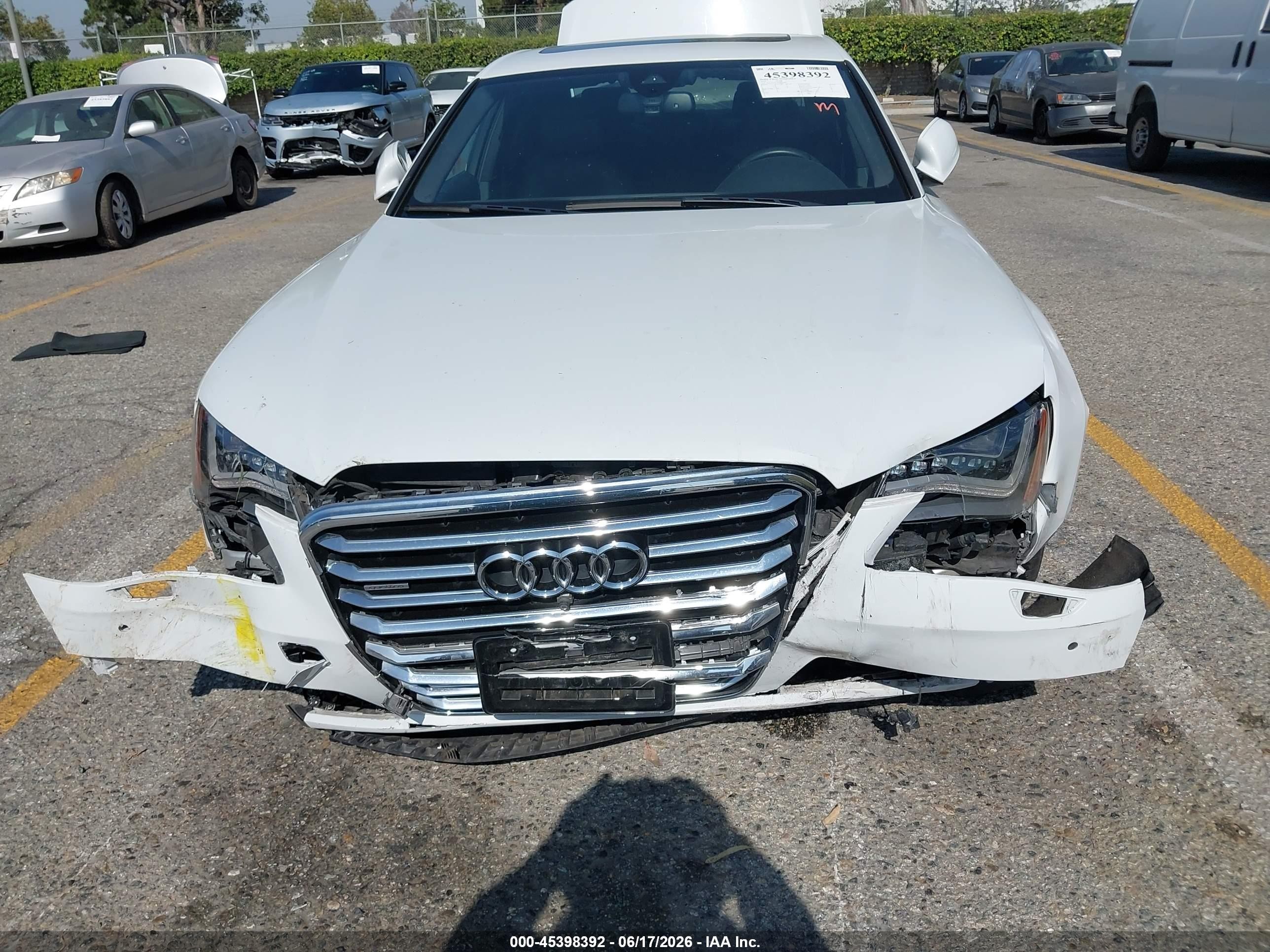 2013 Audi A8 4.0t White vin: WAUA2AFD6DN016997