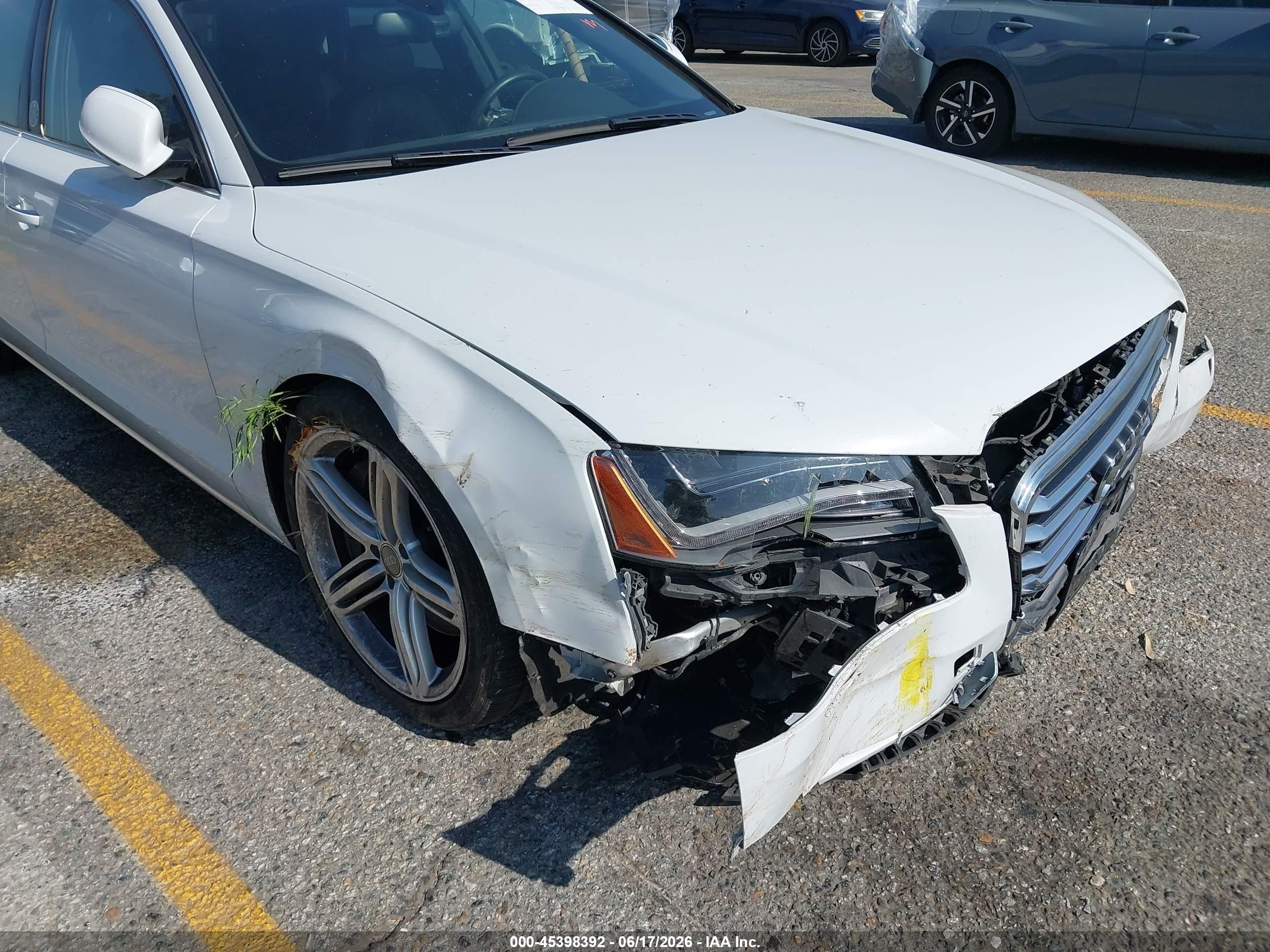 2013 Audi A8 4.0t White vin: WAUA2AFD6DN016997