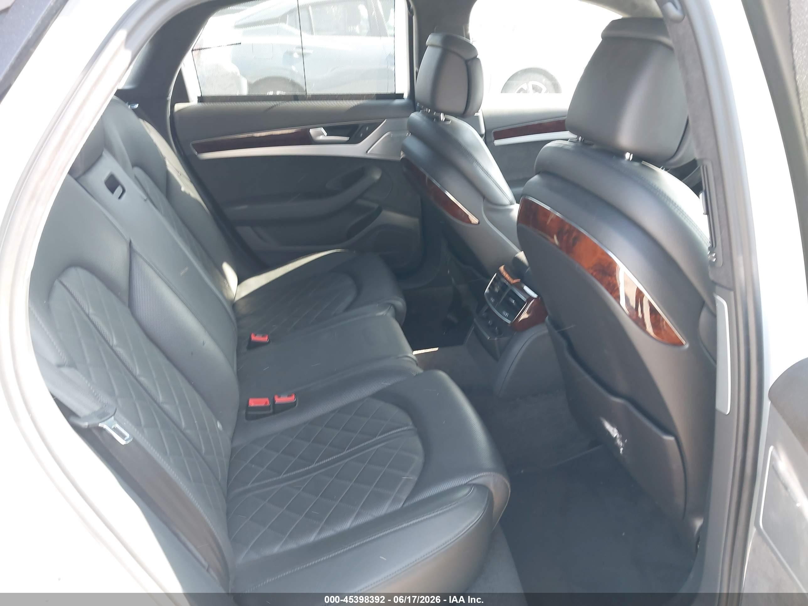 2013 Audi A8 4.0t White vin: WAUA2AFD6DN016997