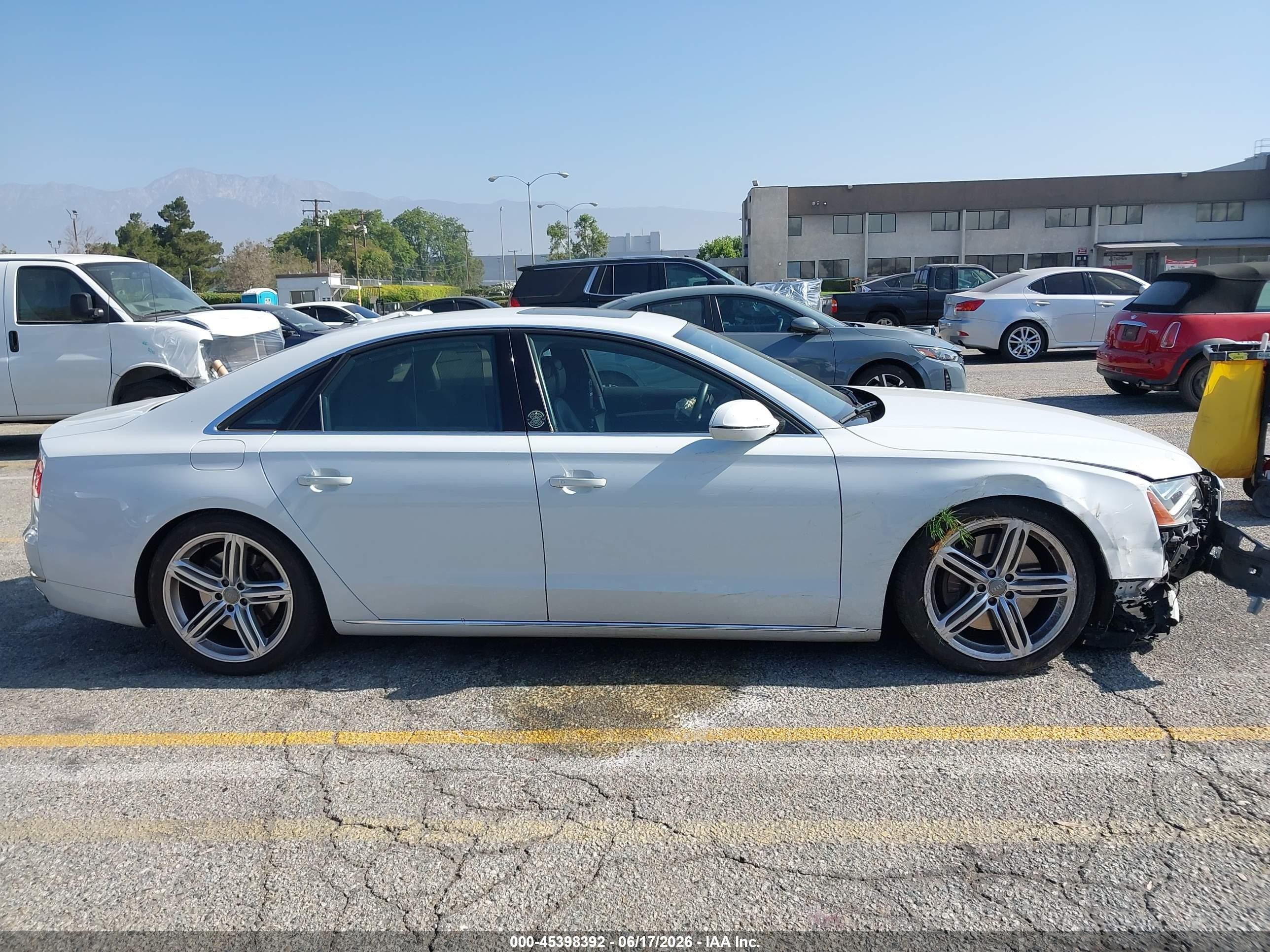 2013 Audi A8 4.0t White vin: WAUA2AFD6DN016997