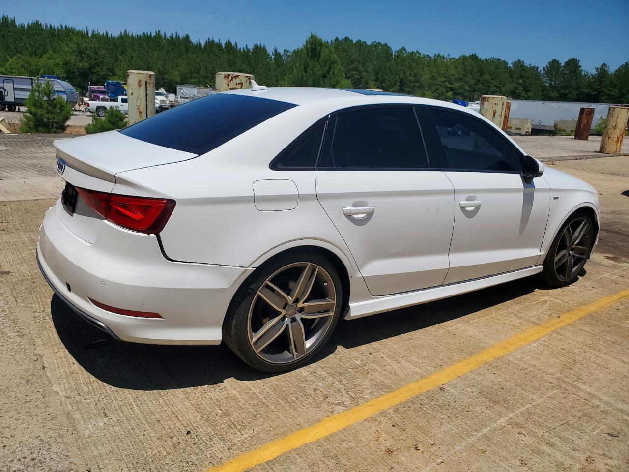 2016 Audi A3 Premium White vin: WAUA7GFF1G1102218