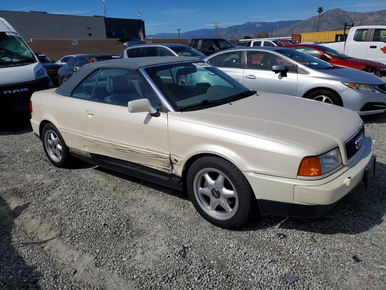 1997 Audi Cabriolet Белый vin: WAUAA88GXVN006414