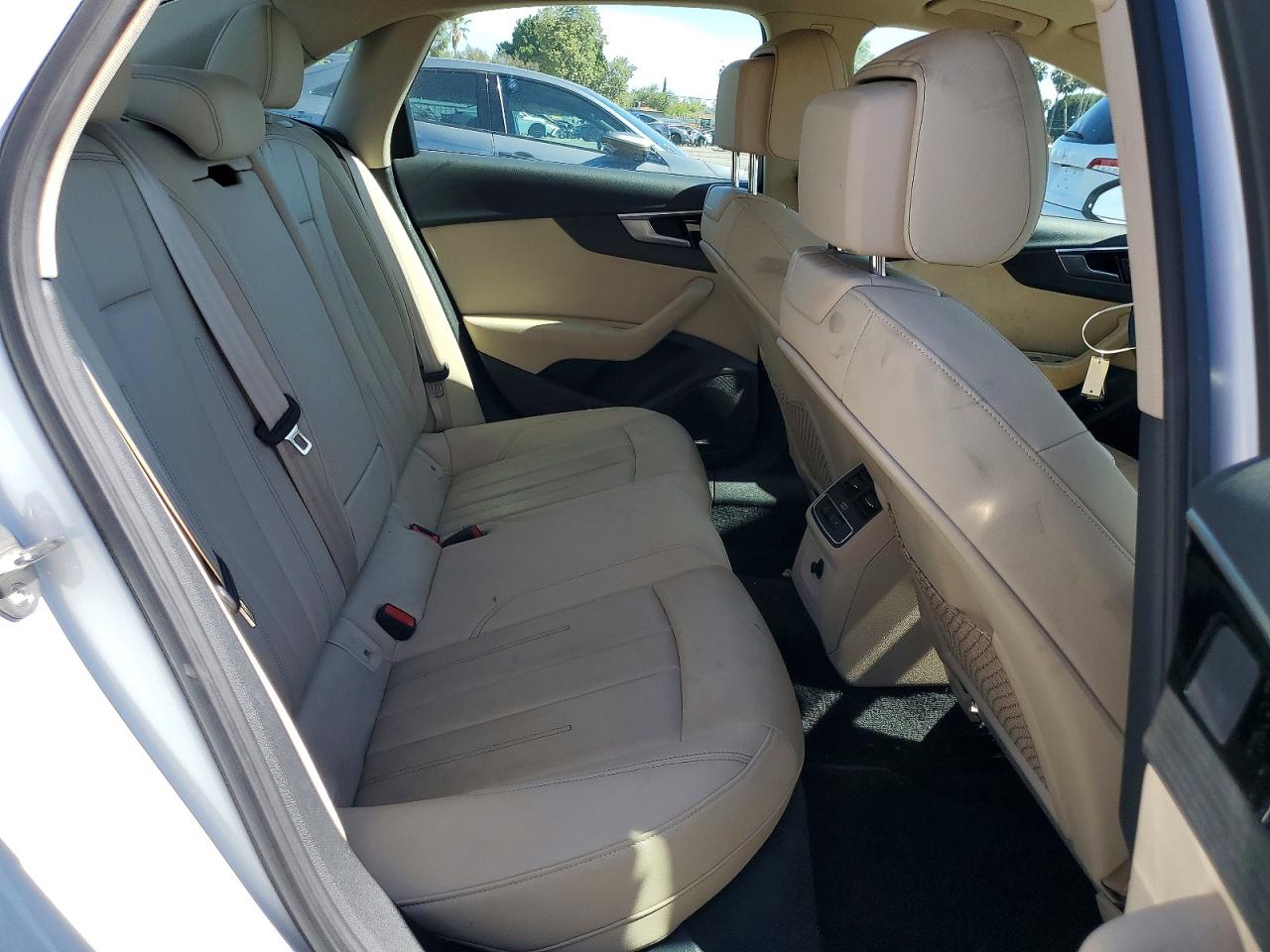 2021 Audi A4 Premium 40 White vin: WAUABAF41MN007477