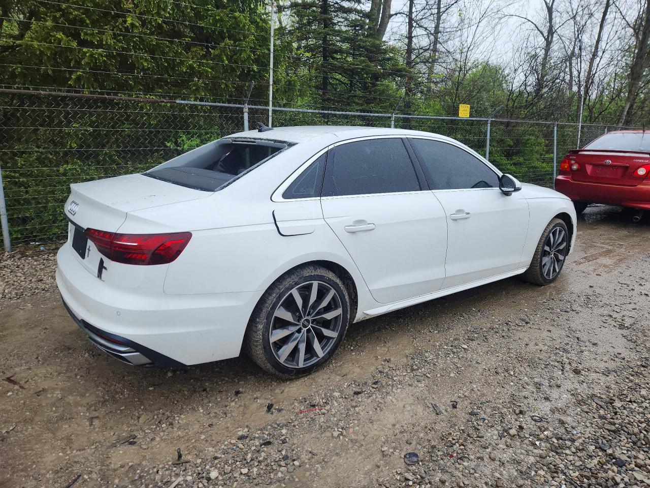 2021 Audi A4 Premium 40 Белый vin: WAUABAF43MN011384
