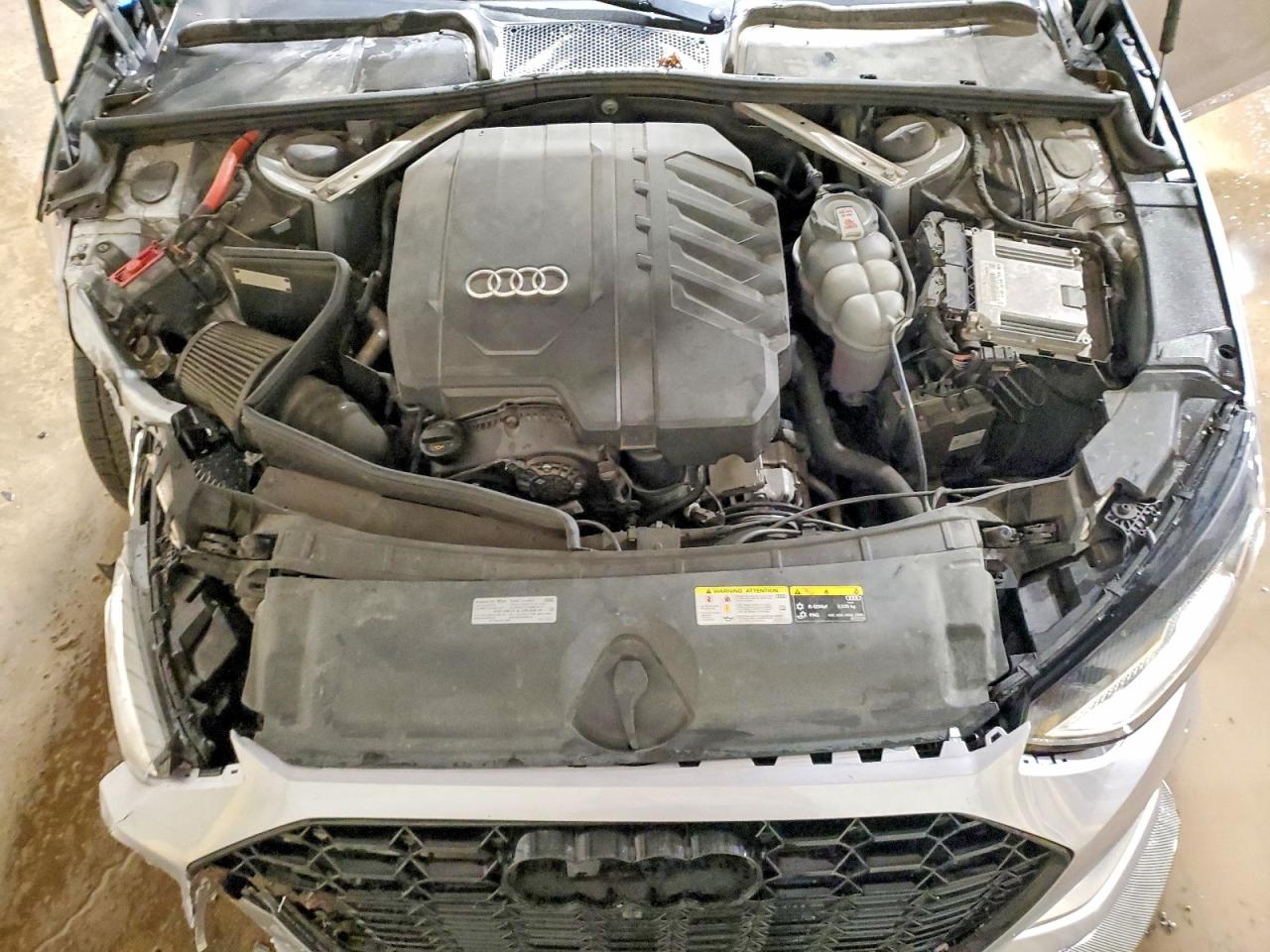 2022 Audi A4 Premium 40 Silver vin: WAUABAF46NN000803
