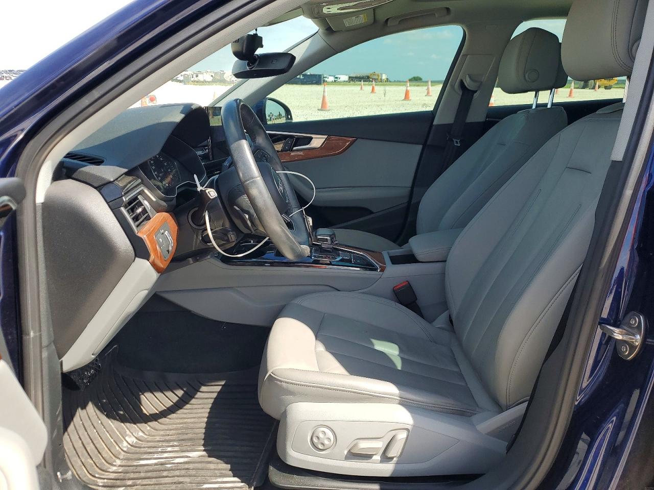 2022 Audi A4 Premium 40 Blue vin: WAUABAF49NA004853