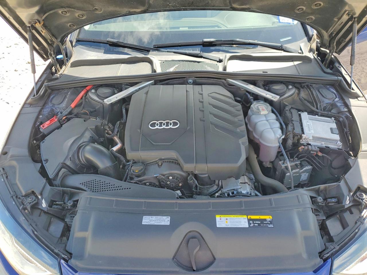 2022 Audi A4 Premium 40 Blue vin: WAUABAF49NA004853