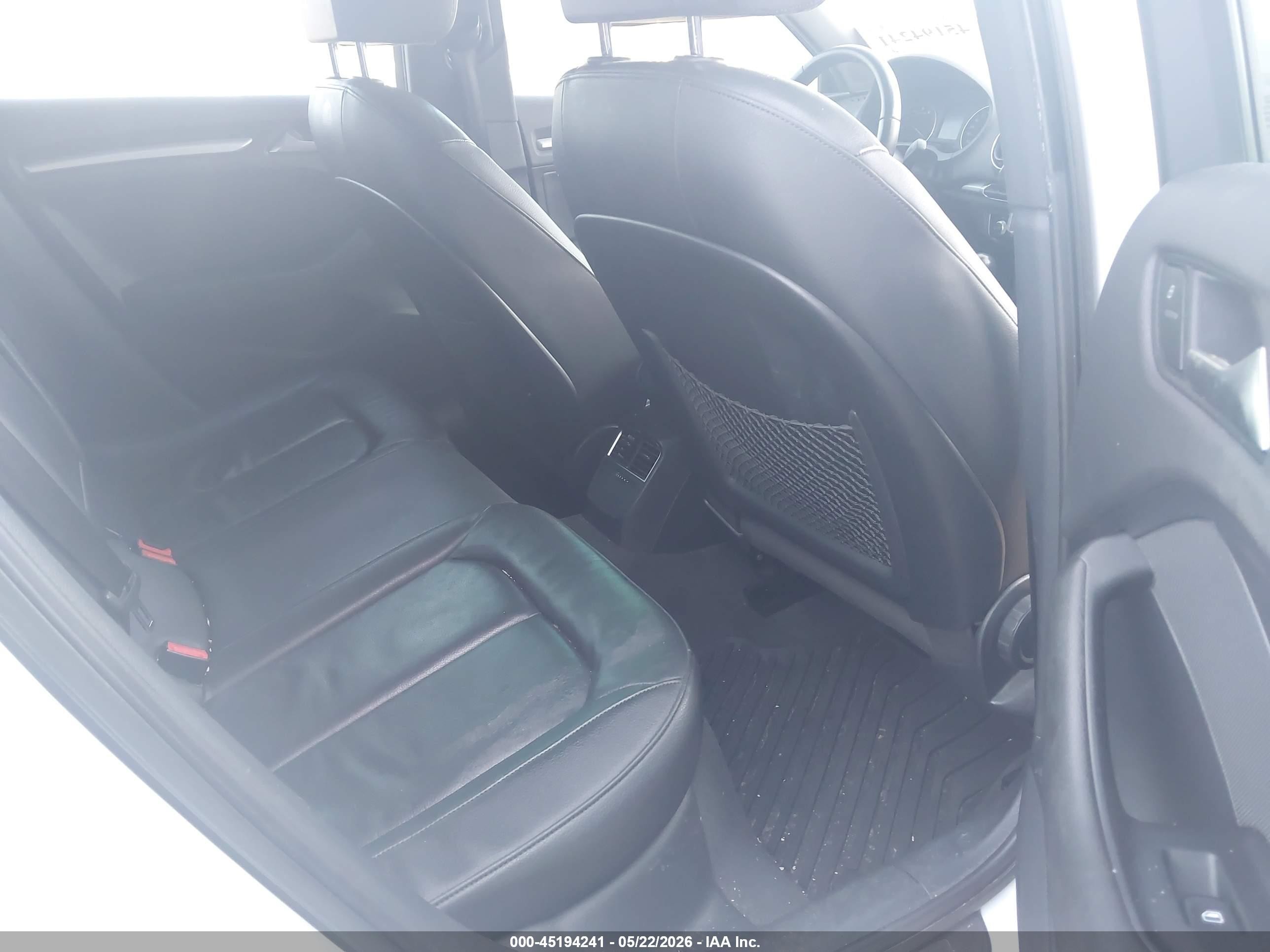 2015 Audi A3 1.8t Premium Белый vin: WAUACGFF0F1144048
