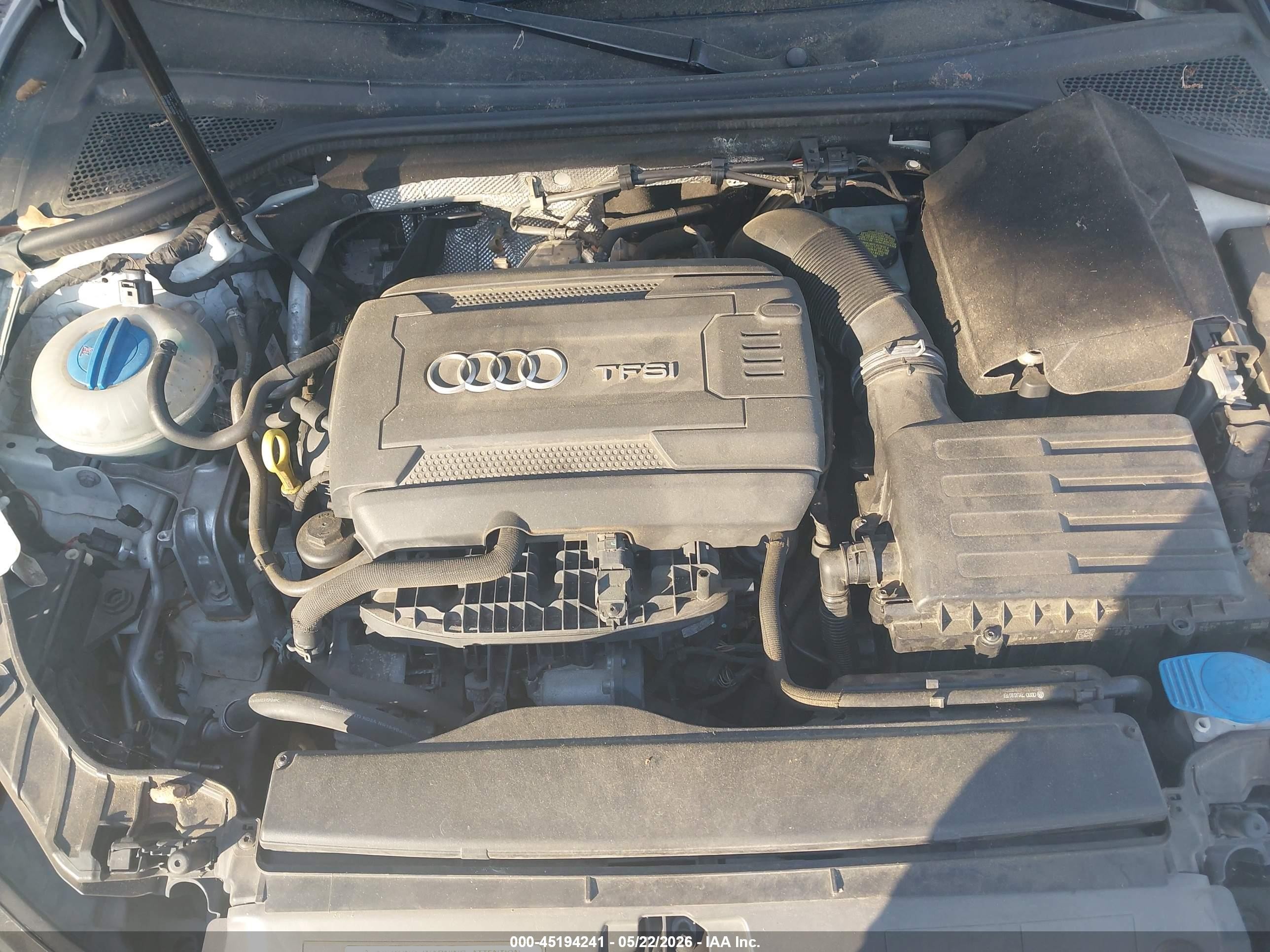 2015 Audi A3 1.8t Premium Белый vin: WAUACGFF0F1144048