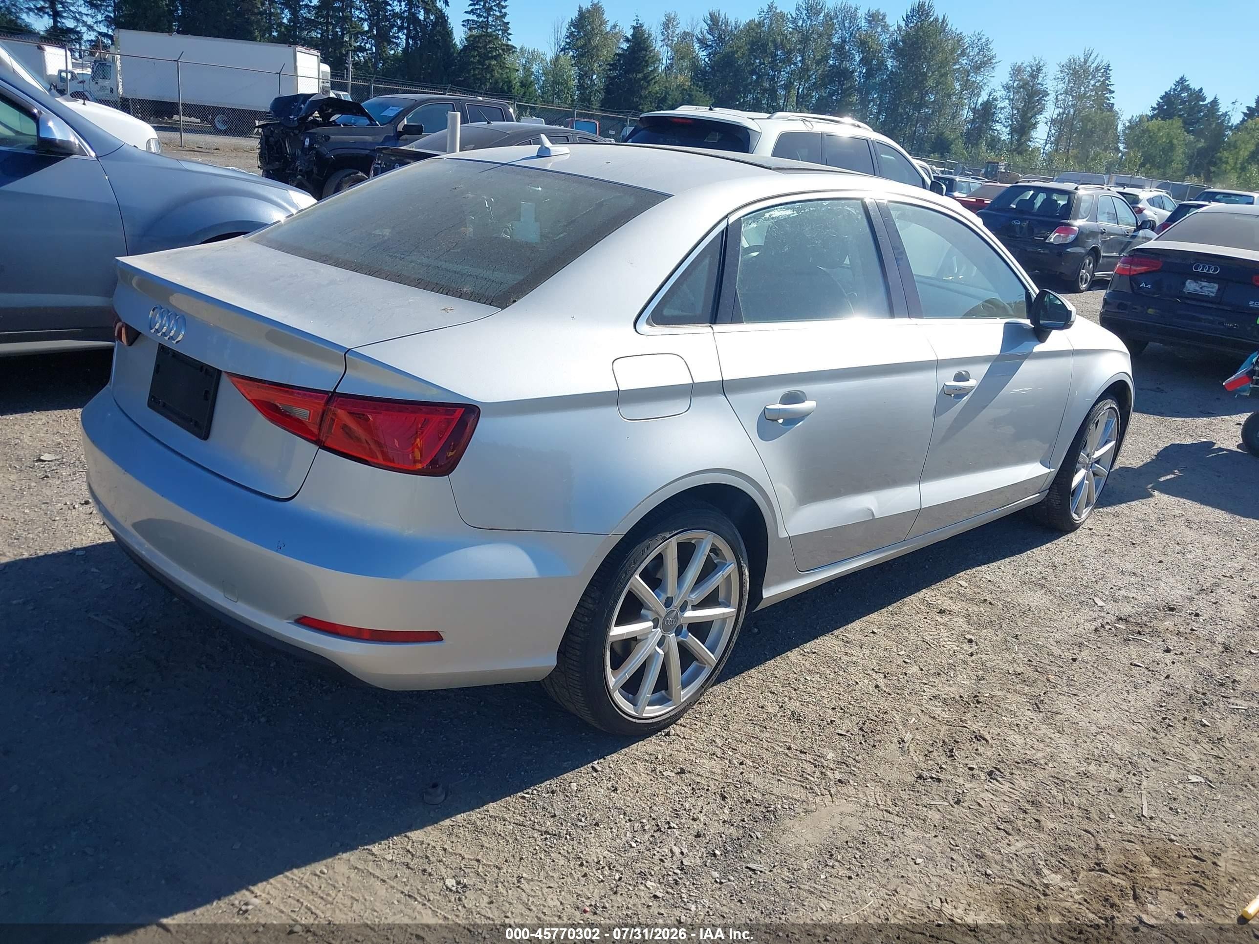 2015 Audi A3 1.8t Premium Серебряный vin: WAUACGFF1F1004753