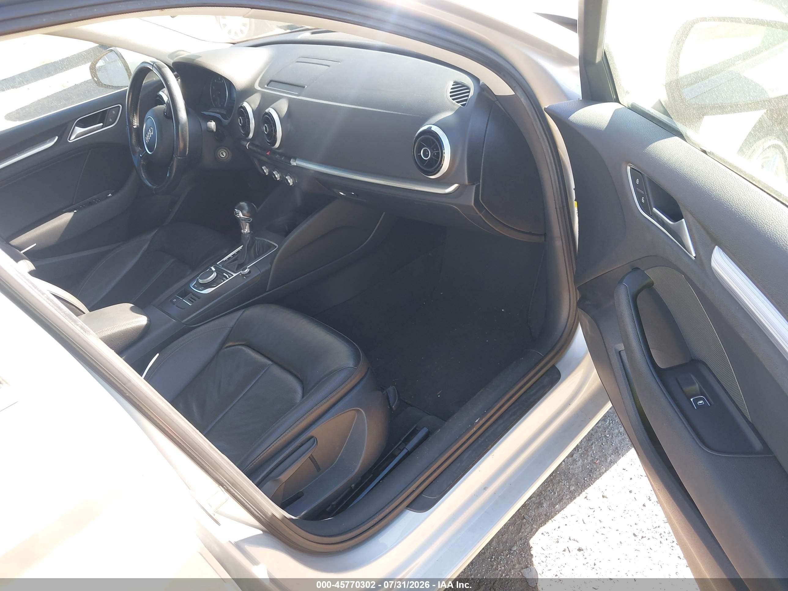 2015 Audi A3 1.8t Premium Серебряный vin: WAUACGFF1F1004753