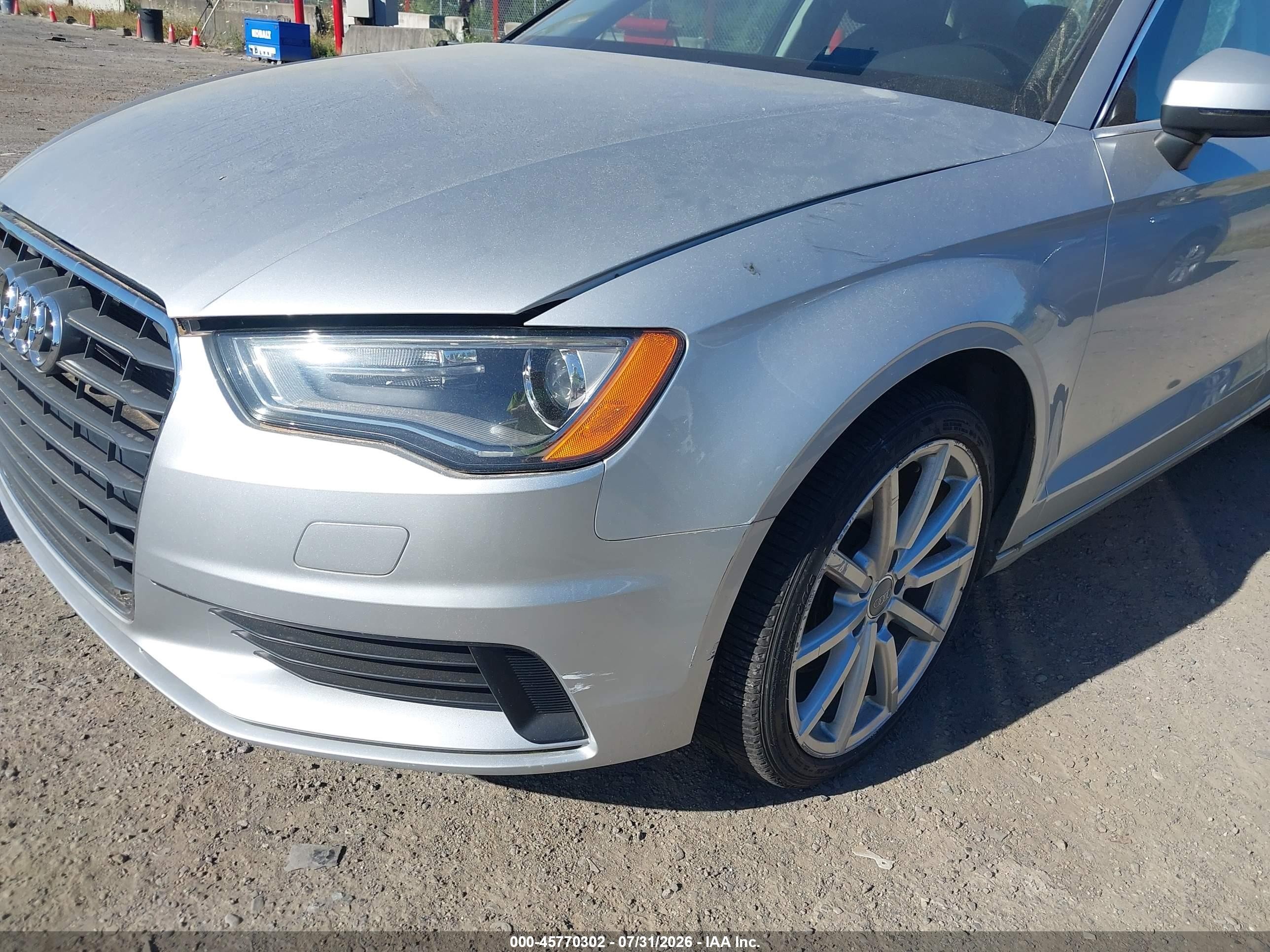 2015 Audi A3 1.8t Premium Серебряный vin: WAUACGFF1F1004753