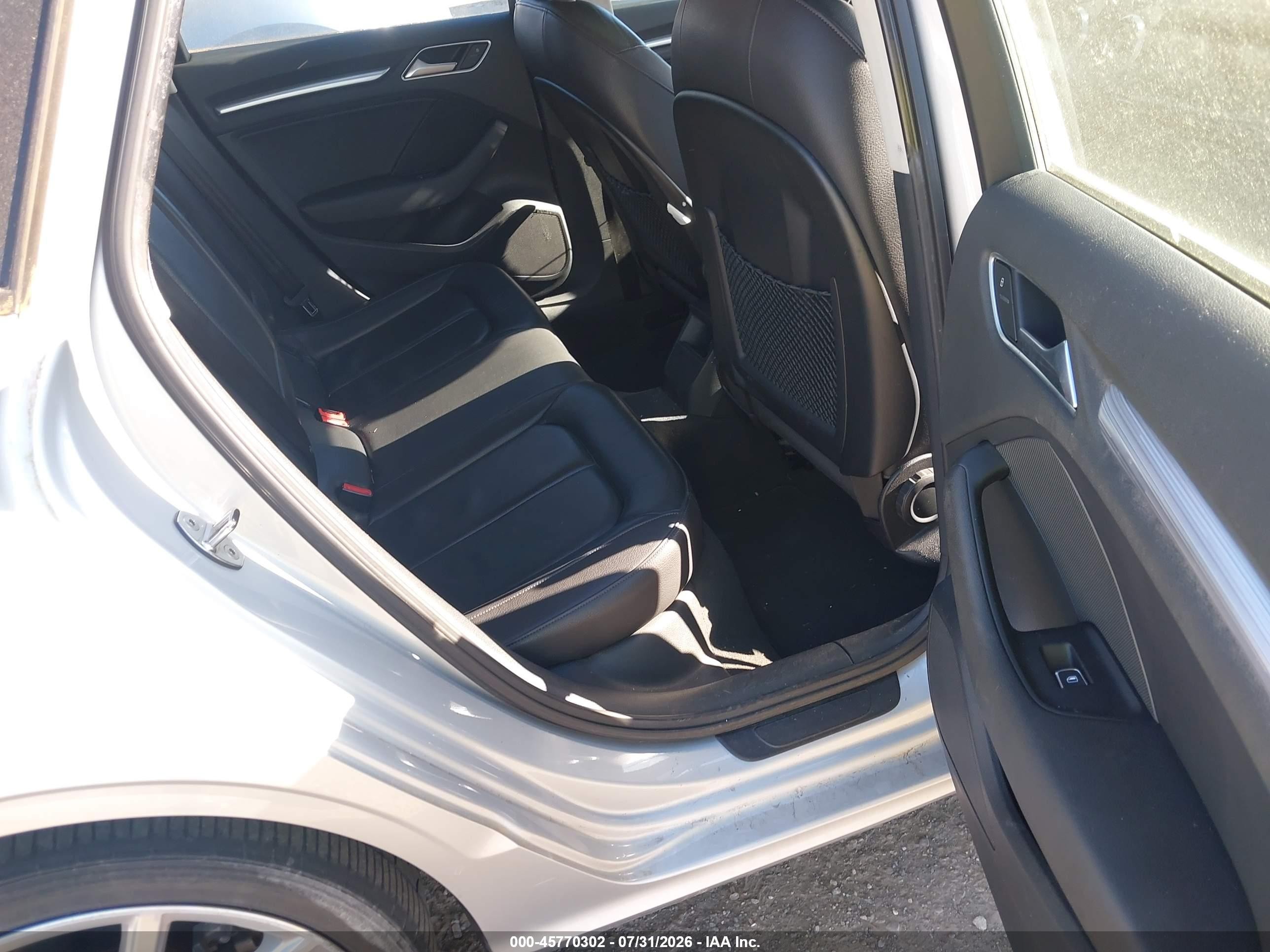 2015 Audi A3 1.8t Premium Серебряный vin: WAUACGFF1F1004753