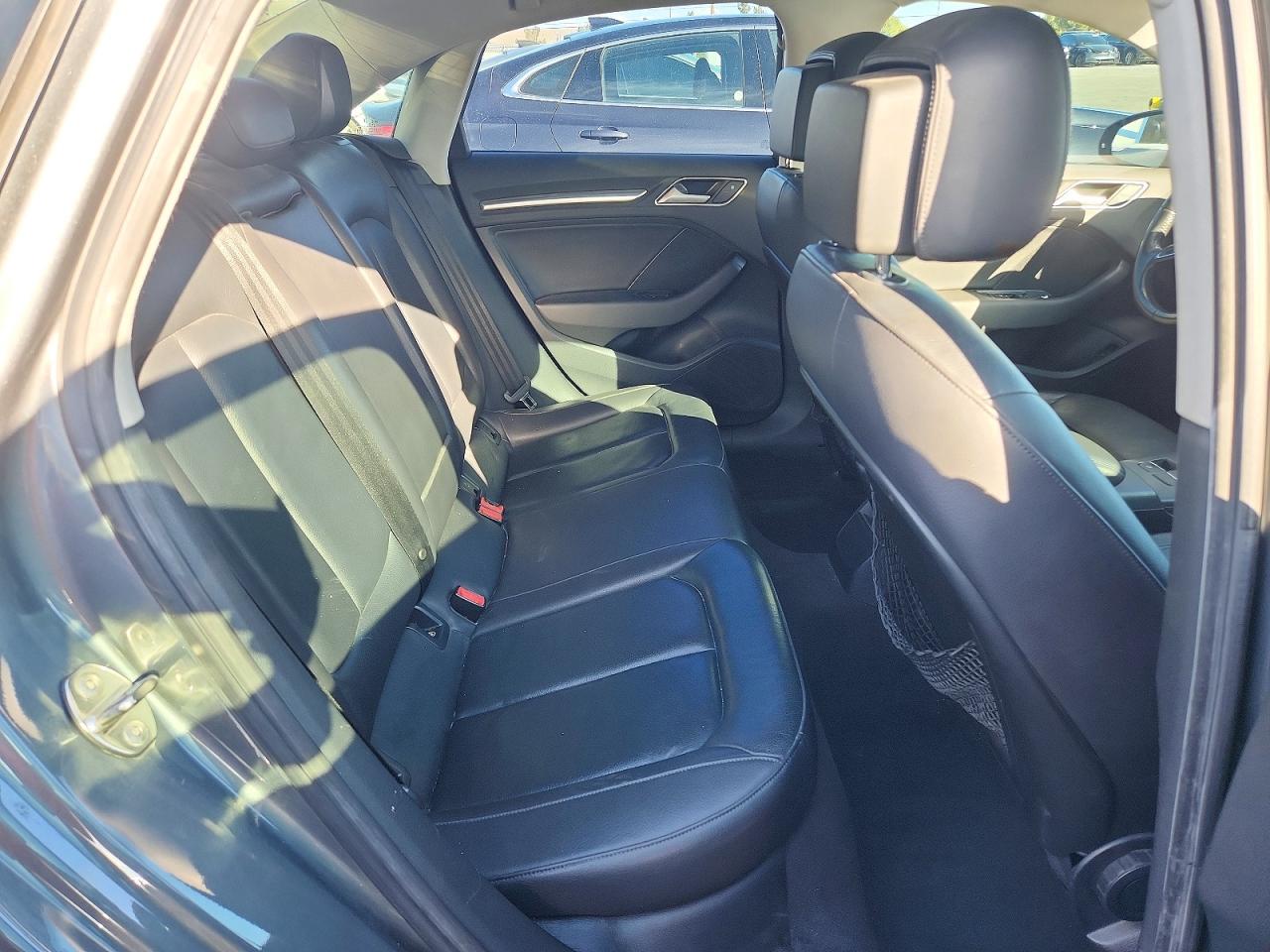 2015 Audi A3 Premium Серебряный vin: WAUACGFF1F1004834