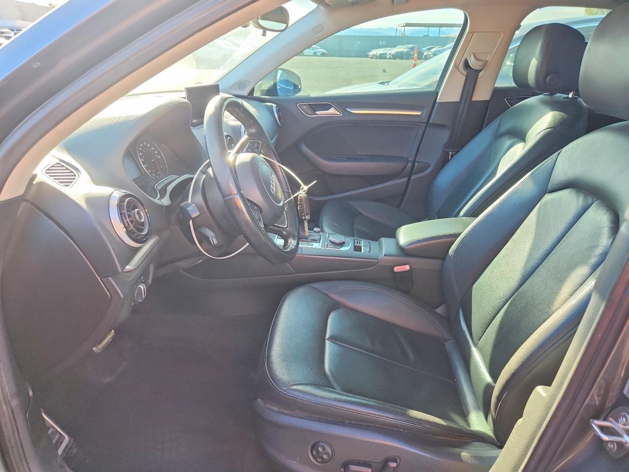 2015 Audi A3 Premium Серебряный vin: WAUACGFF1F1004834