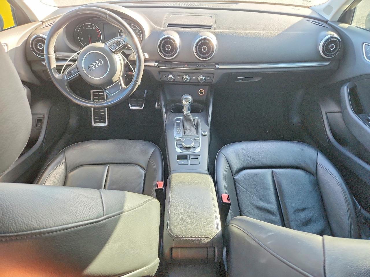 2015 Audi A3 Premium Серебряный vin: WAUACGFF1F1004834