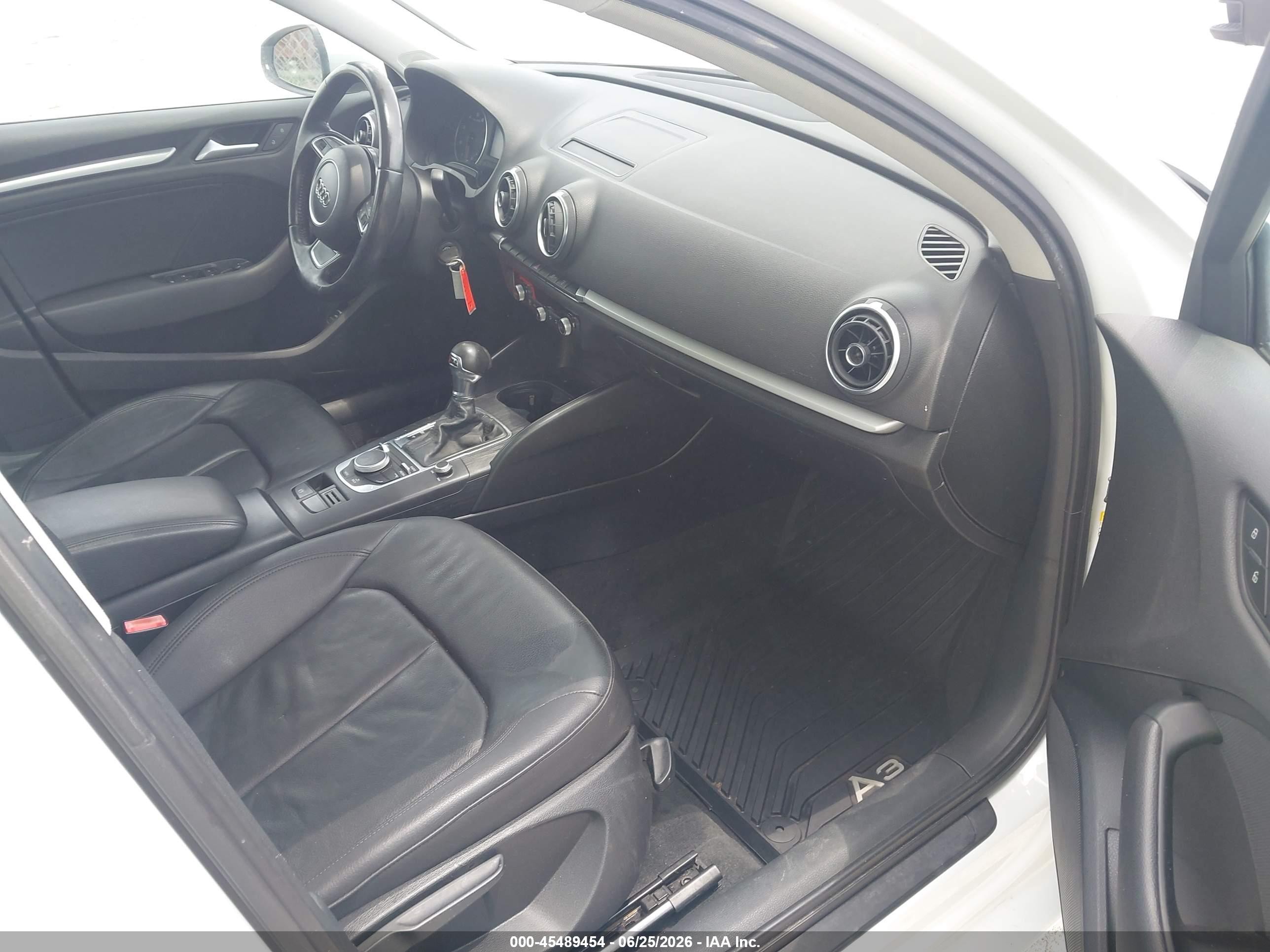 2015 Audi A3 1.8t Premium White vin: WAUACGFF5F1029977