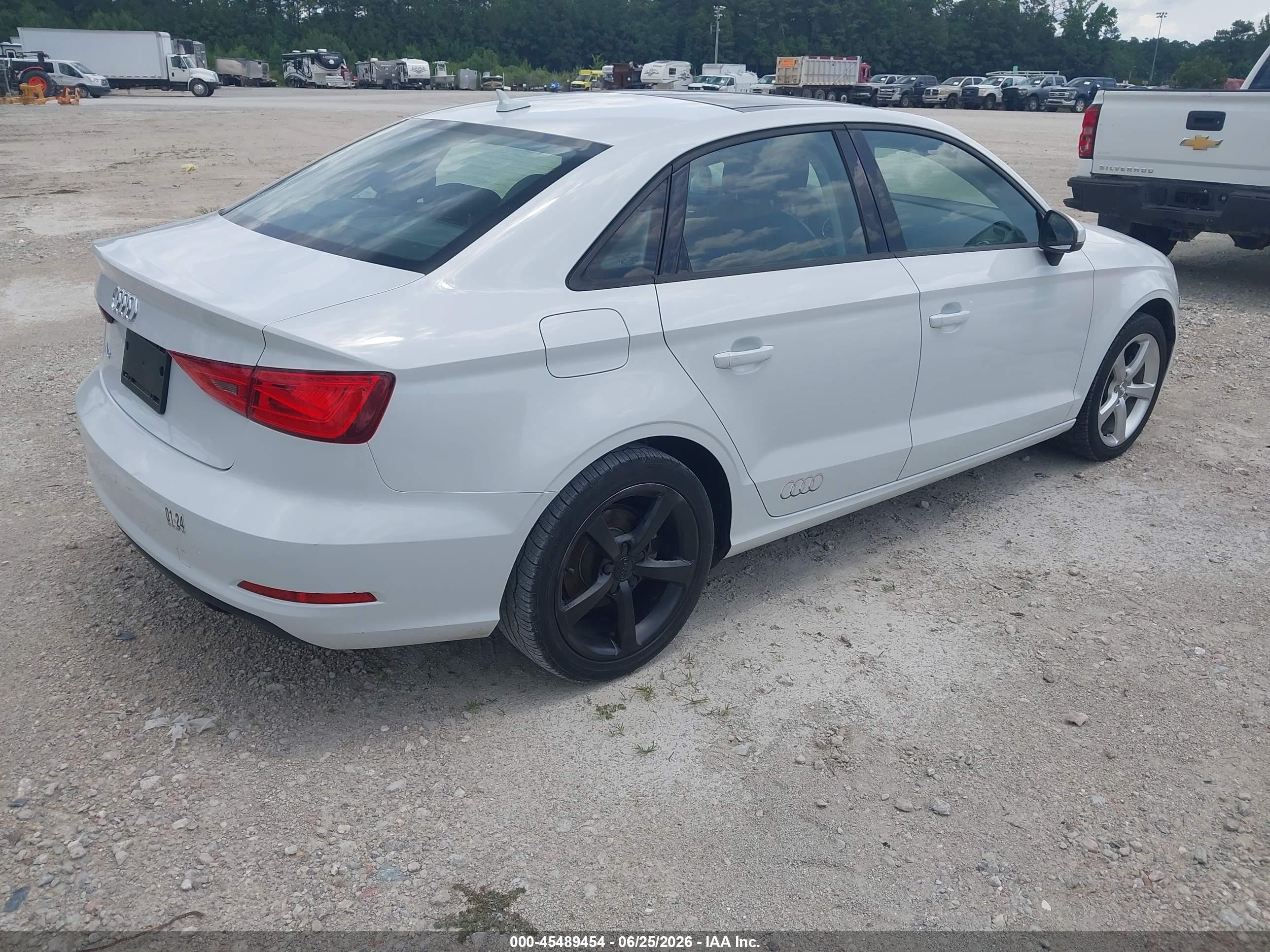 2015 Audi A3 1.8t Premium White vin: WAUACGFF5F1029977
