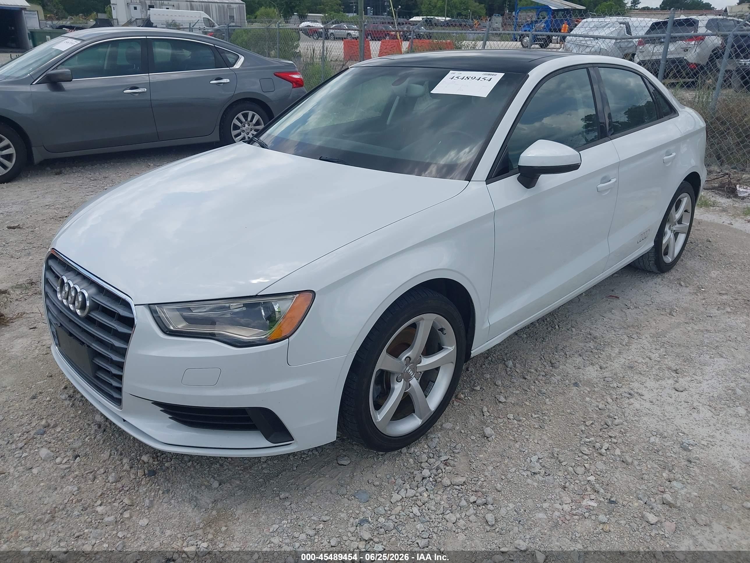 2015 Audi A3 1.8t Premium White vin: WAUACGFF5F1029977