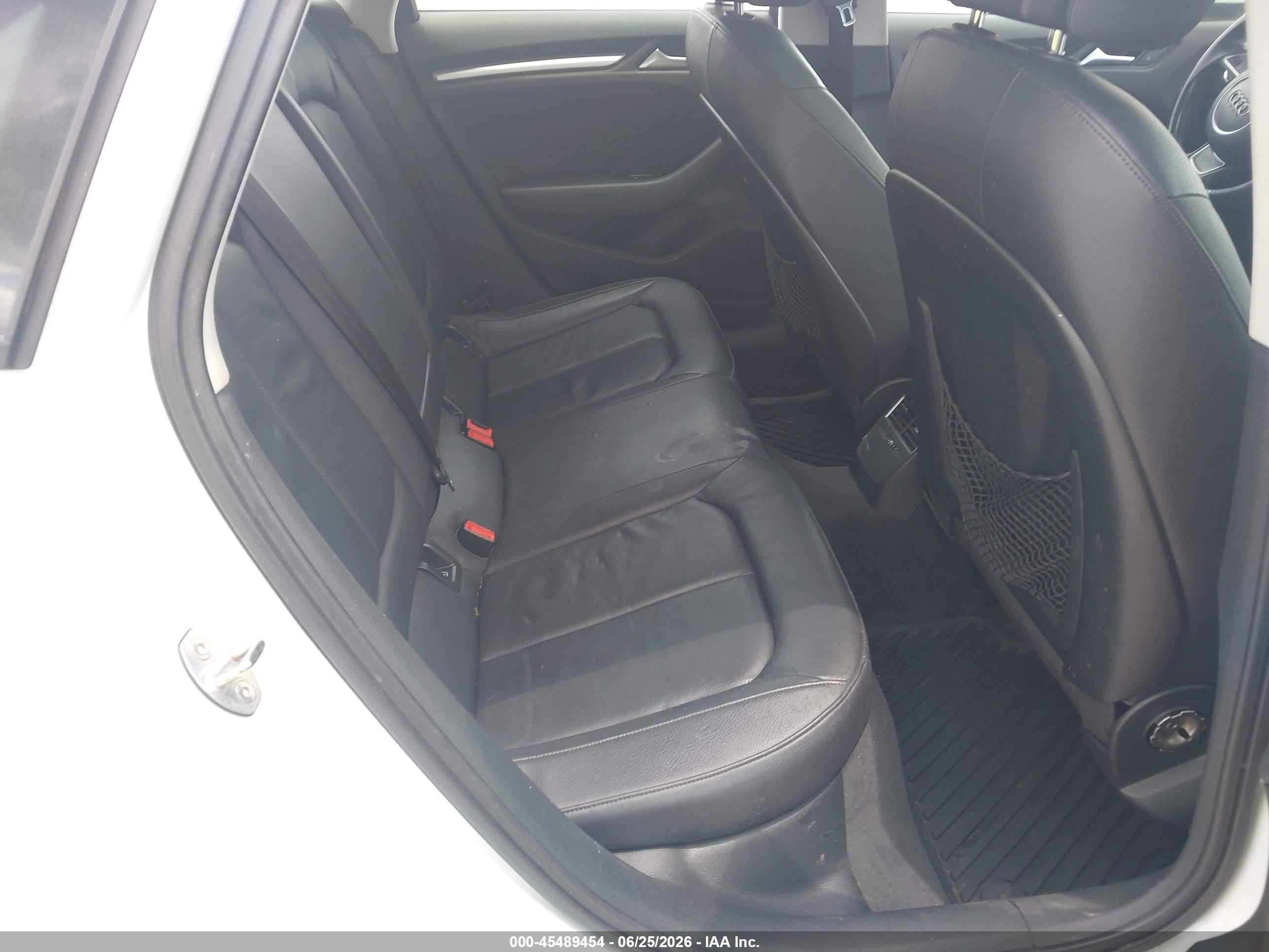 2015 Audi A3 1.8t Premium White vin: WAUACGFF5F1029977