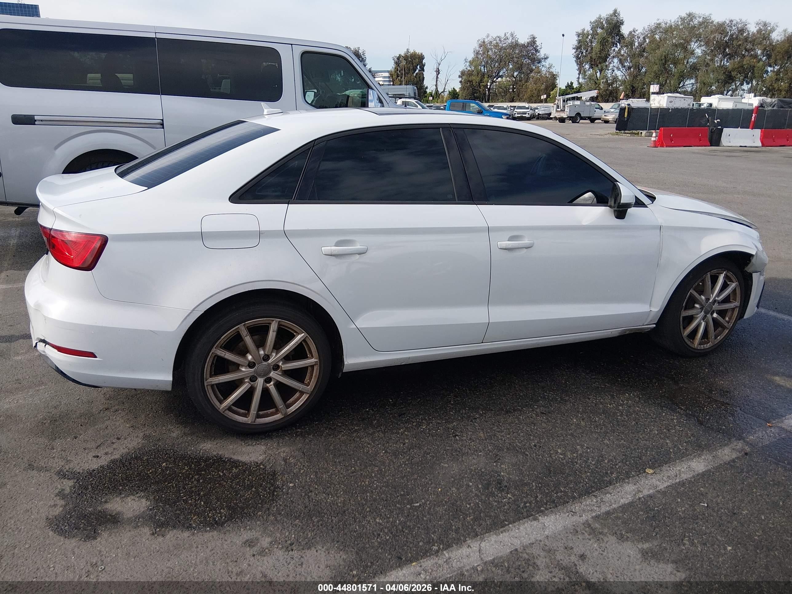 2015 Audi A3 1.8t Premium White vin: WAUACGFF5F1143784