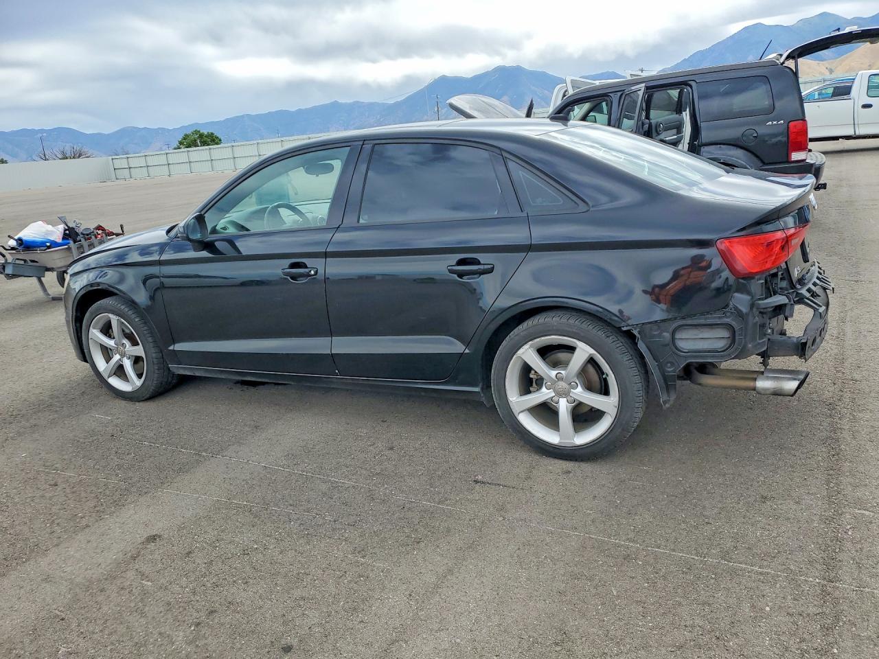 2015 Audi A3 Premium Черный vin: WAUACGFF6F1035304