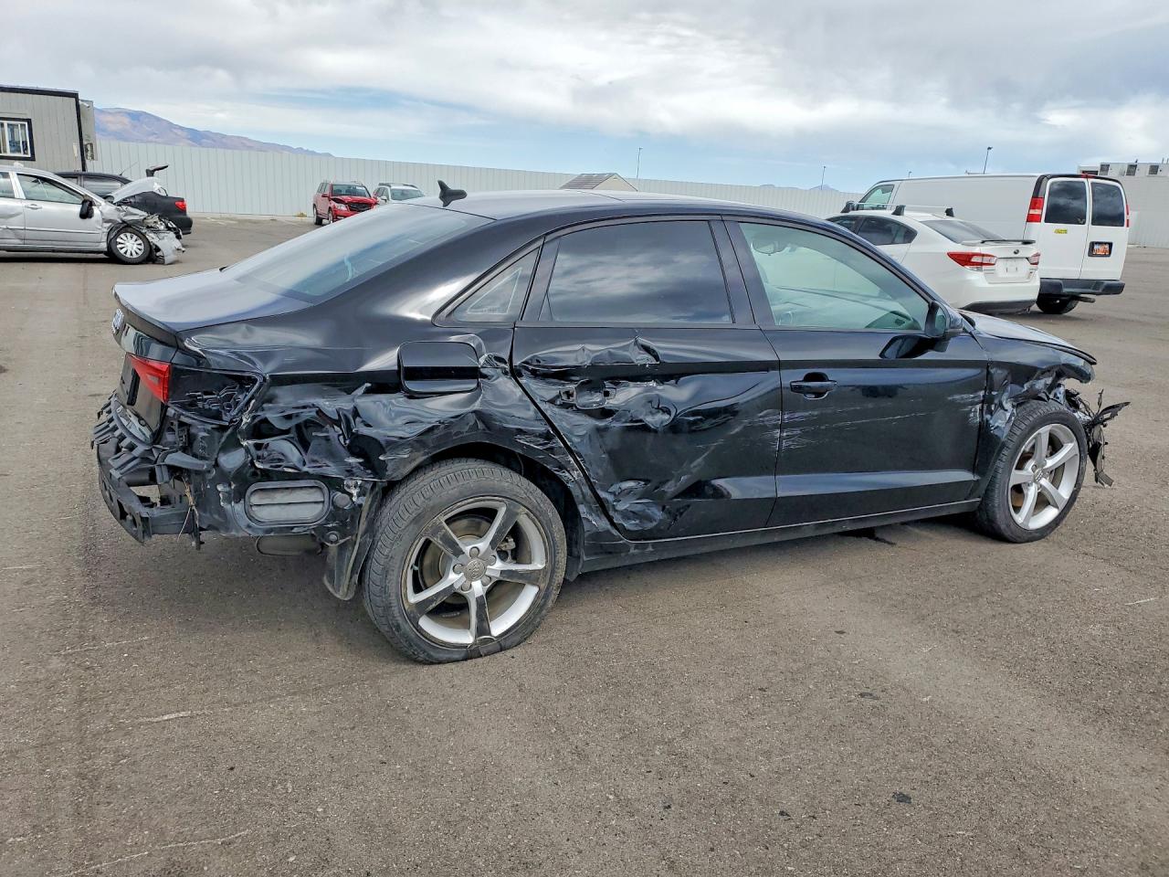 2015 Audi A3 Premium Черный vin: WAUACGFF6F1035304