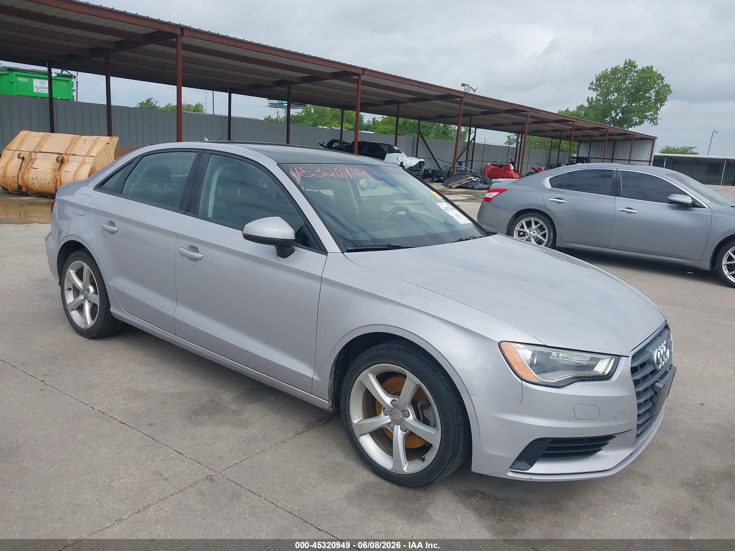 2015 Audi A3 1.8t Premium Серебряный vin: WAUACGFF8F1014986