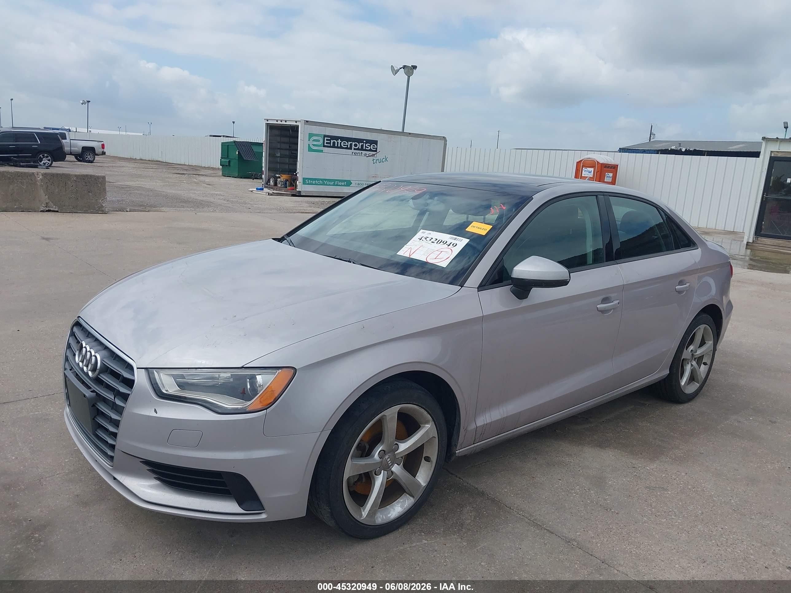2015 Audi A3 1.8t Premium Серебряный vin: WAUACGFF8F1014986