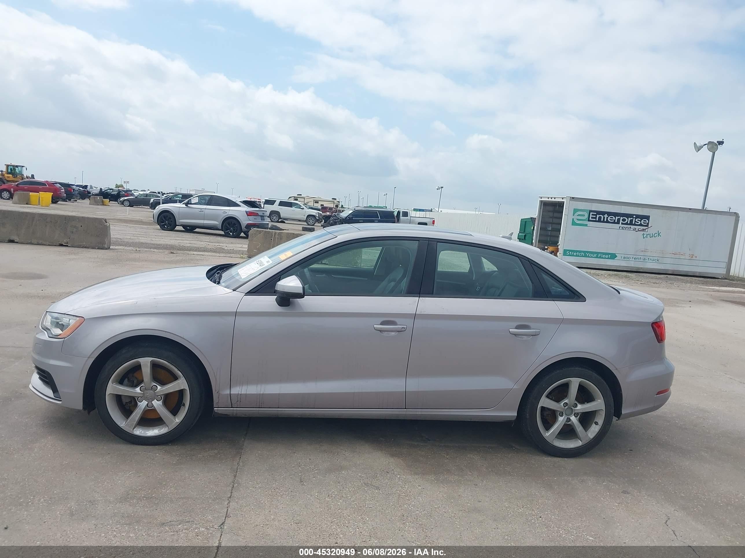 2015 Audi A3 1.8t Premium Серебряный vin: WAUACGFF8F1014986