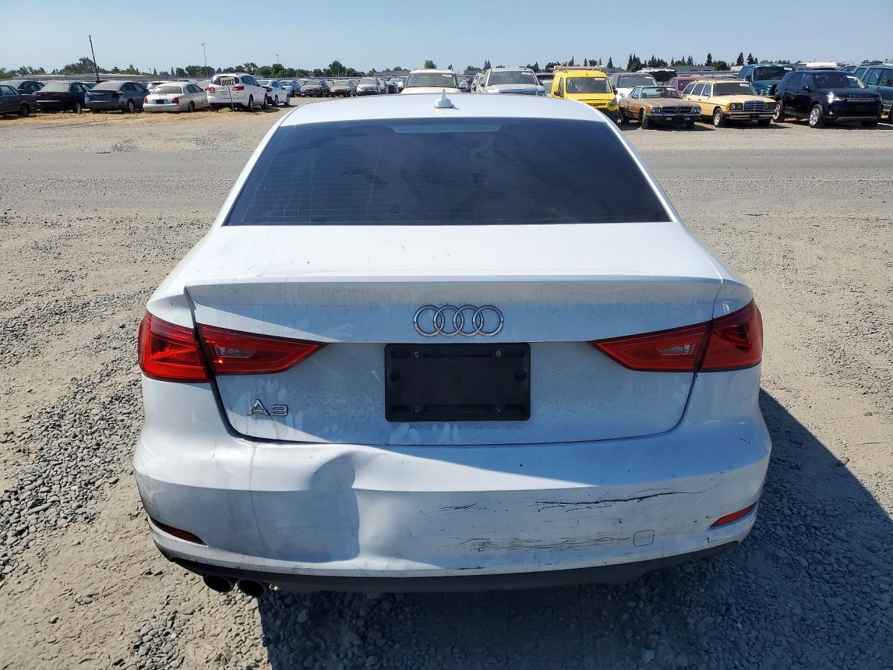 2015 Audi A3 Premium Белый vin: WAUACGFF8F1028838