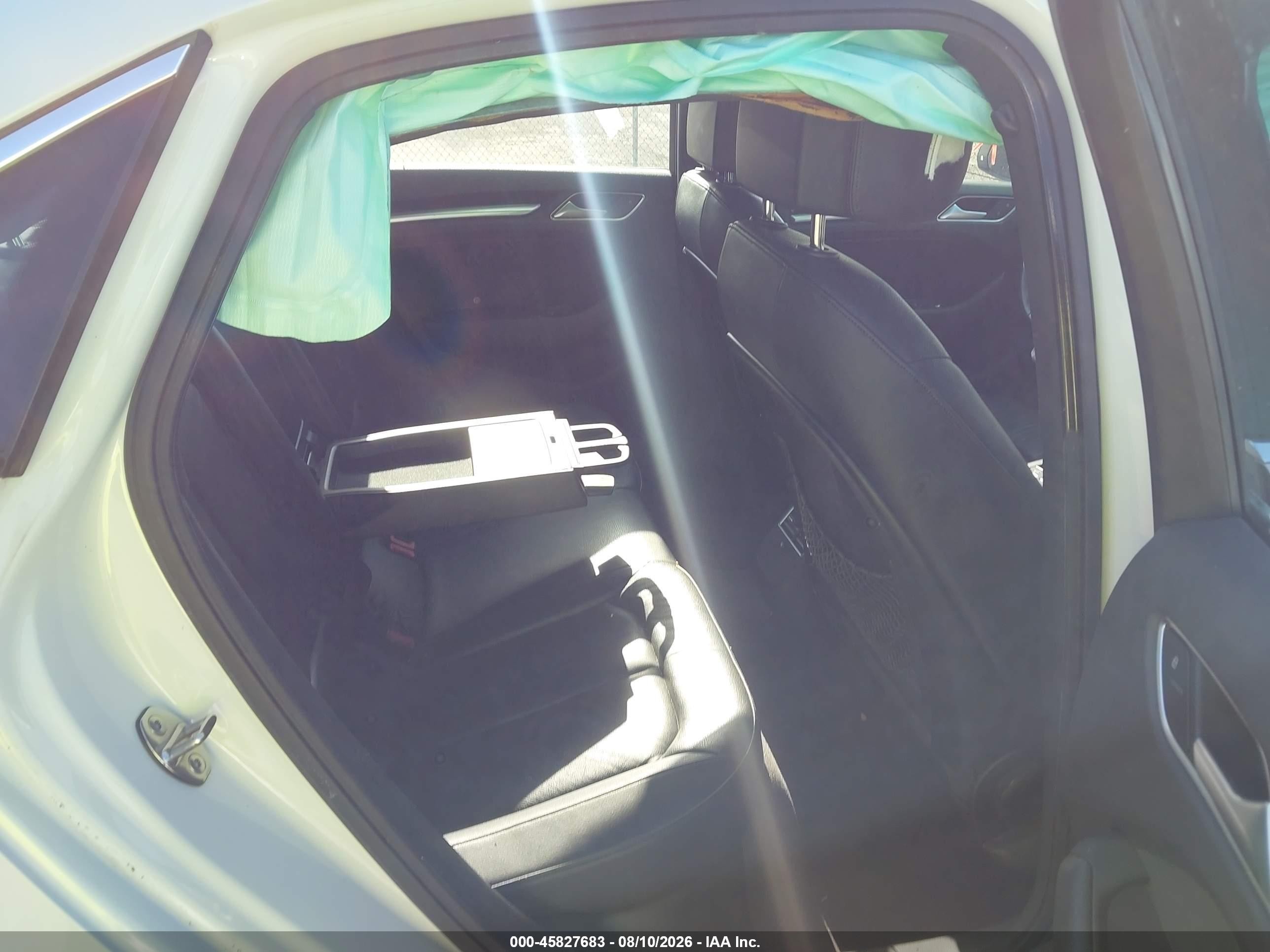 2015 Audi A3 1.8t Premium Белый vin: WAUACGFF8F1070748